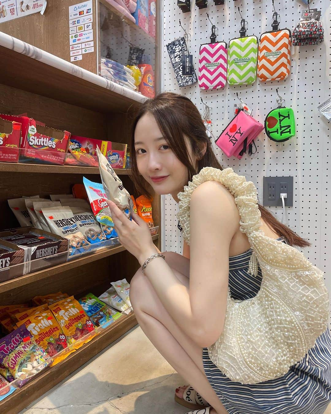 浦まゆさんのインスタグラム写真 - (浦まゆInstagram)「食べ過ぎ注意🍫🍪🍬🍿🍩⚠️」8月24日 14時58分 - uramayu0908