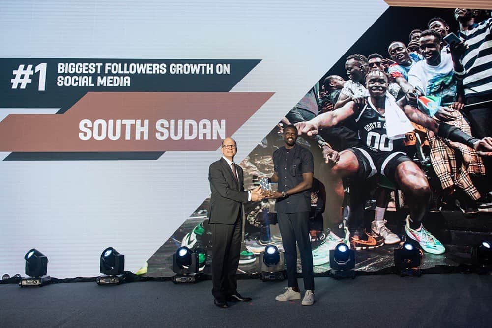 ルオル・デンさんのインスタグラム写真 - (ルオル・デンInstagram)「🥇The FIBA Awards Ceremony took place in Manila ahead of the FIBA World Cup. National Federations are recognized and celebrated for their achievements at the ceremony through a variety of awards.  South Sudan ranked #1 of Federations with Biggest Followers Growth on Social Media. We dedicate this award to all of YOU, the best fan base in the world 🇸🇸」8月24日 15時19分 - luoldeng9