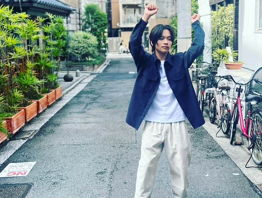 南出凌嘉さんのインスタグラム写真 - (南出凌嘉Instagram)「おどるー 夏休み最終週です 嫌ですね 踊って忘れましょう」8月24日 16時06分 - ryokaminamide_official