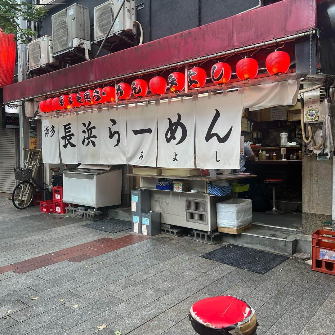 TIKAさんのインスタグラム写真 - (TIKAInstagram)「最近なんだかラーメンを食べるようになりました😊 全然詳しくないので、オススメのお店や詳しい人にくっついて連れて行ってもらってます😊  #清乃近鉄百貨店和歌山 #カドヤ食堂  #中華そばうらしま  #博多長浜ラーメンみよし」8月24日 16時23分 - tika_ikeda