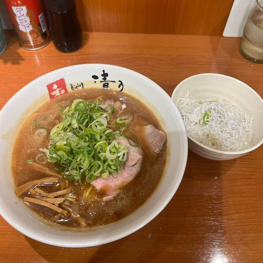 TIKAさんのインスタグラム写真 - (TIKAInstagram)「最近なんだかラーメンを食べるようになりました😊 全然詳しくないので、オススメのお店や詳しい人にくっついて連れて行ってもらってます😊  #清乃近鉄百貨店和歌山 #カドヤ食堂  #中華そばうらしま  #博多長浜ラーメンみよし」8月24日 16時23分 - tika_ikeda