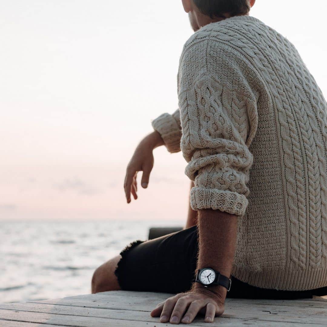 のインスタグラム：「Are you an Ally? Meet our Ally Watch, a true testament to our commitment to sustainability and giving back. Crafted from #tide ocean material, this timepiece doesn't just tell time; it tells a story of environmental responsibility. But that's not all – with every Ally Watch sold, we're contributing $5 to UOCEAN® 2050, an inspiring initiative by The Vayyu Foundation. Their mission? To combat plastic pollution and restore marine ecosystems, all while fostering inclusivity in conservation efforts.」