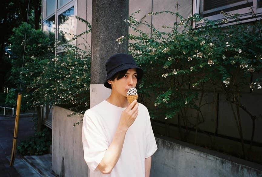 猪塚健太さんのインスタグラム写真 - (猪塚健太Instagram)「.  チョコミントソフト🍦  #マネコレ #愛ス会」8月24日 21時48分 - kentaizuka