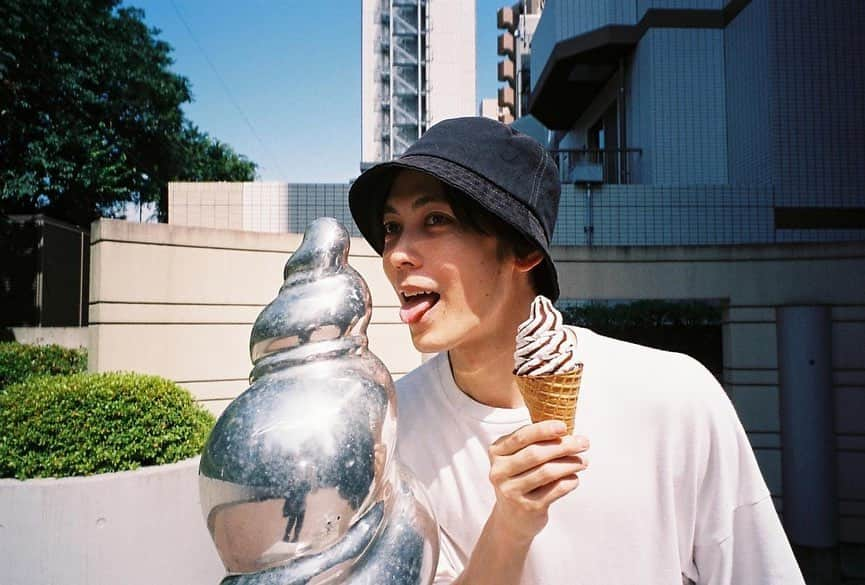 猪塚健太さんのインスタグラム写真 - (猪塚健太Instagram)「.  チョコミントソフト🍦  #マネコレ #愛ス会」8月24日 21時48分 - kentaizuka