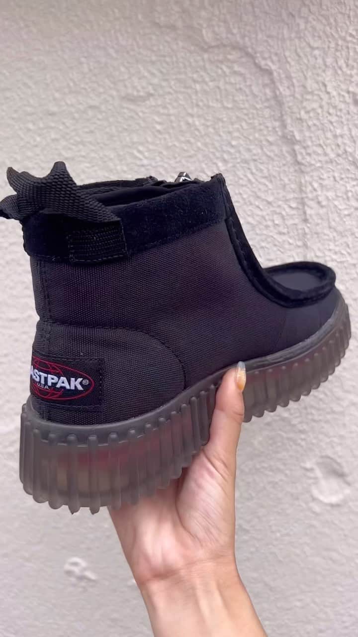 矢部ユウナのインスタグラム：「@clarksoriginals」