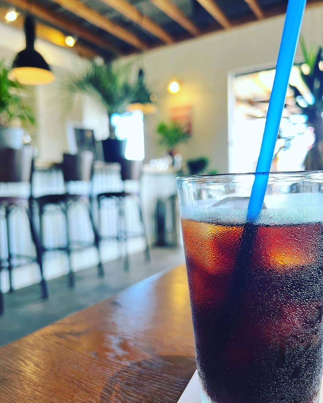 西尾季隆のインスタグラム：「いつものカフェ。 こっちも公園の方も #スタークコーヒー  は本当にいい空間。」
