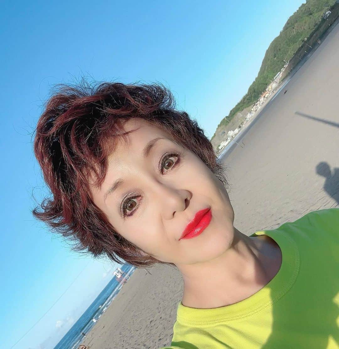 南美希子さんのインスタグラム写真 - (南美希子Instagram)「ニースの海岸と言いたいところですが違います。 バカンスと言いたいところですがそれも違って、微妙な状況で現在海辺にいます。」8月24日 17時14分 - mikiko_minami