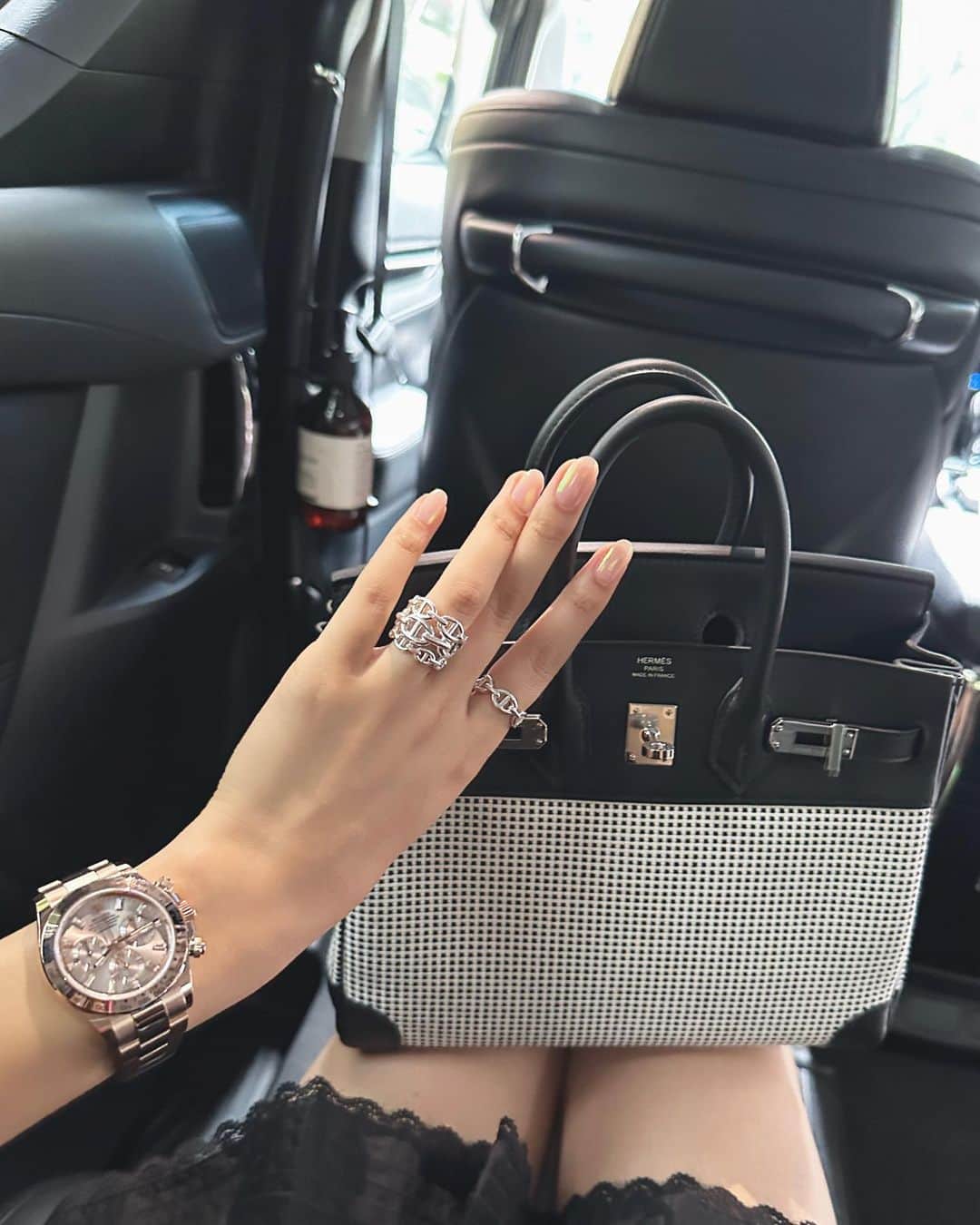 のインスタグラム：「🎁🎂✨ Rolex #116505 #MidorisWatches   Special #Birkin25 Quadrille Viking Toile  Black & White Bag 🤍」