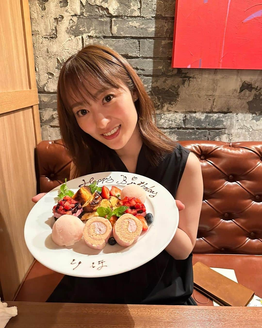 三秋里歩（小谷里歩）のインスタグラム：「🎉𝟚𝟡🥂💫 . 29歳になれました🥰 自分が母親になって、 お母さんとお父さんに感謝する日々です🥹 29歳も楽しく健康に過ごせますように🫶 ①せっかくなので8月に撮った写真を集めてみました🧚‍♀️✨ ②せっかくなので29年前に産まれた時間に投稿してみました🐣」