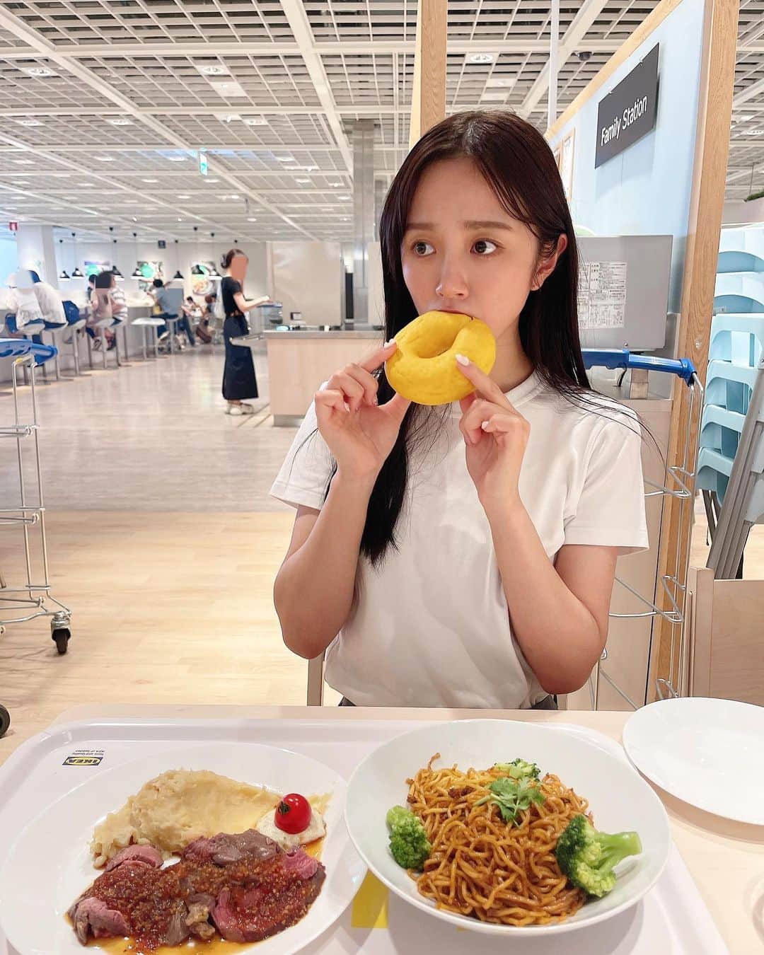 飯野雅さんのインスタグラム写真 - (飯野雅Instagram)「1つに絞り切れないから全部食べるスタイル！🥯」8月24日 17時30分 - biichan_