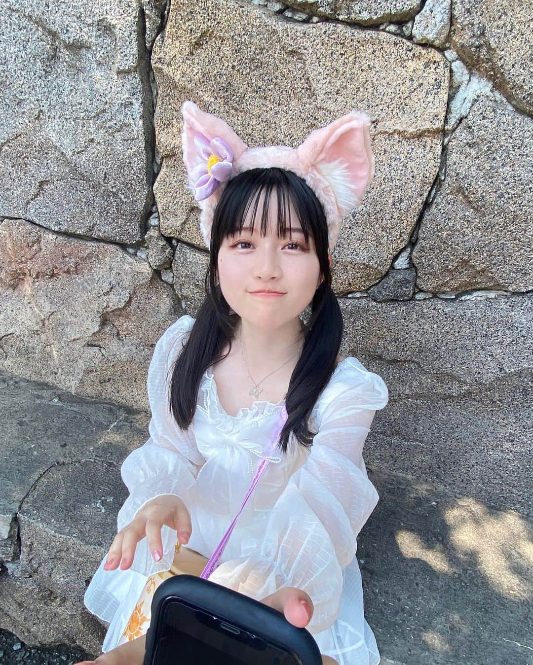 河村果歩のインスタグラム：「🌈🍒  「写真撮って~」のお顔  #河村果歩 #nicola #おはスタ #おはガール #かほっち #ニコラ #ニコモ #ニコラ9月号発売中 #SUPERGIRLS #スパガ #アイドル #ディズニー  #ディズニーコーデ #リーナベル」