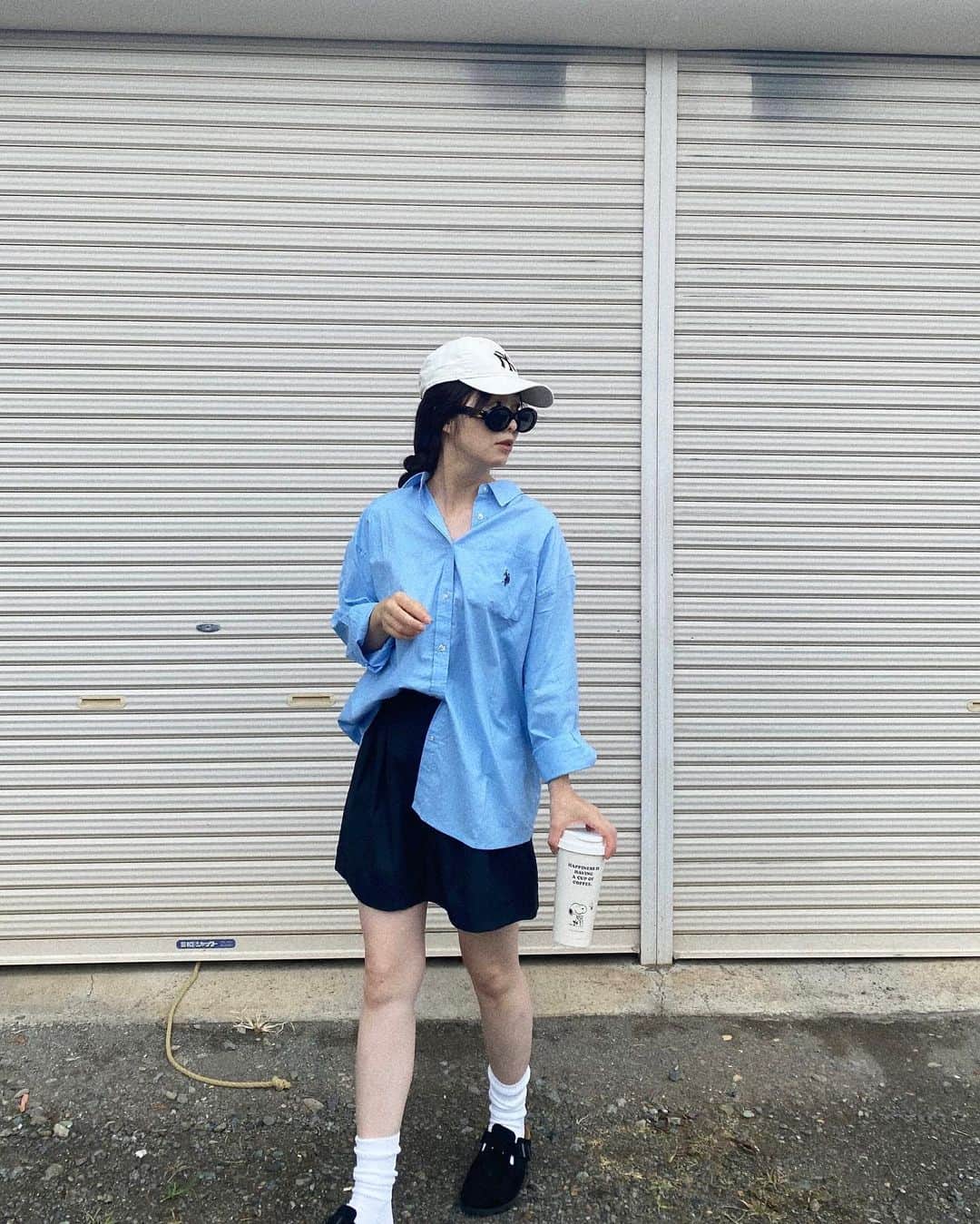 のインスタグラム：「〻𝕔𝕠𝕣𝕕𝕚𝕟𝕒𝕥𝕖〻  @wego_official  のUSPOLOビッグシャツ❤︎ 秋はシャツが着たくなる♡ ビッグシルエットは羽織りにもなるし、着回ししやすい♪ ダボダボがたまらないー♡ POLOの刺繍もかわいい🩵  @wego_zozo  で買えるよー♪  ＊ ＊ #pr #USPOLO#シャツコーデ  #ママコーデ#アラフォーコーデ #locari#mamagirl #mineby3mootd  #大人カジュアル #大人コーデ#秋コーデ #ショートパンツ  #キャップ女子」