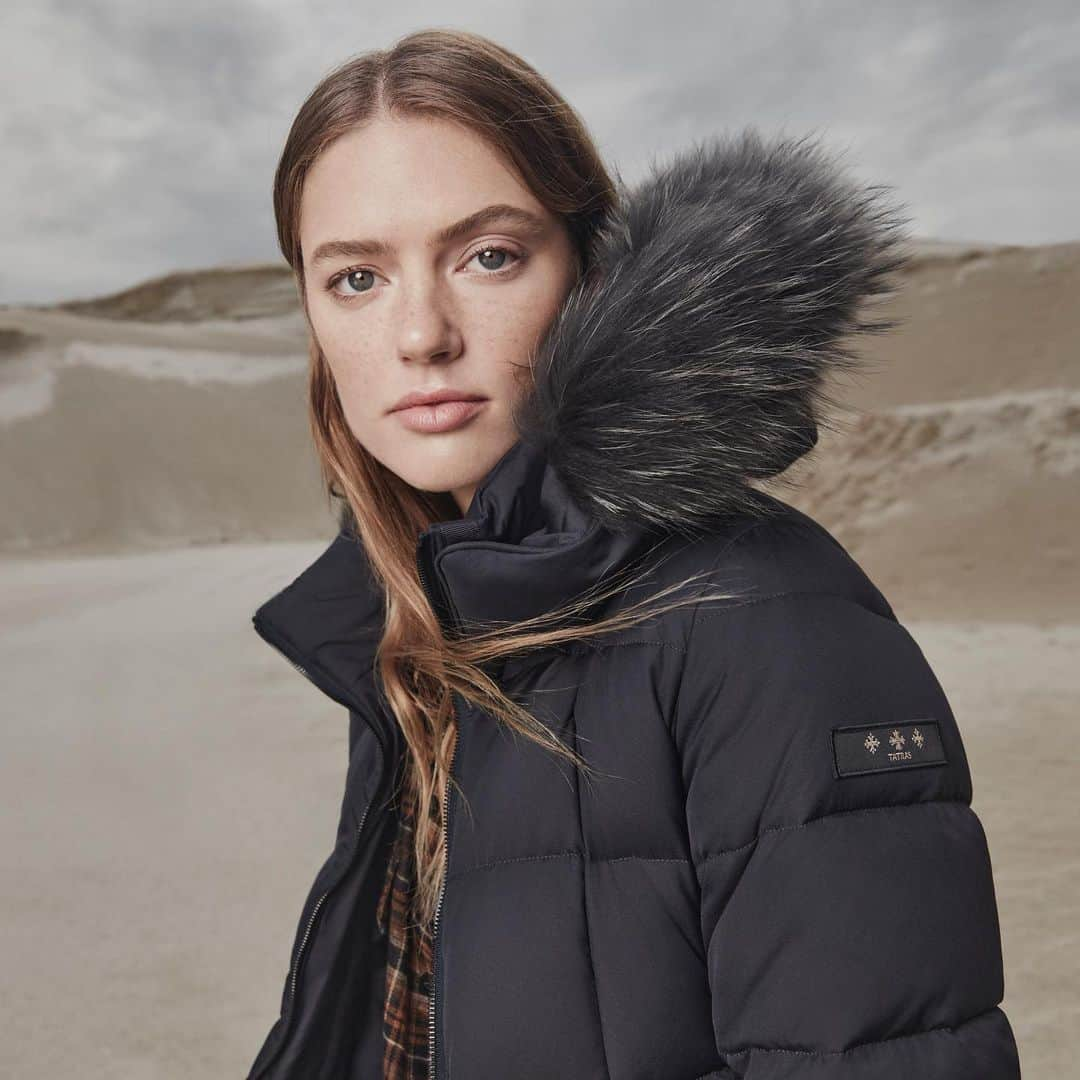 タトラスさんのインスタグラム写真 - (タトラスInstagram)「Functional and timeless. TATRAS jacket is designed to withstand the change of trends and weather.  More on TATRAS-official.com.  Campaign direction: MAS studio Photographer: Julien Martinez Leclerc (@julienmartinezleclerc )  #tatras23aw  #tatrasofficial」8月24日 17時59分 - tatras_official