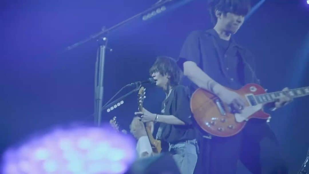 直井由文のインスタグラム：「VANS×BUMP OF CHICKEN 詳細は8/25の夜に発表します🛹  #BUMPOFCHICKEN #vansjapan @bumpofchickenofficial @vansjapan @verdy」