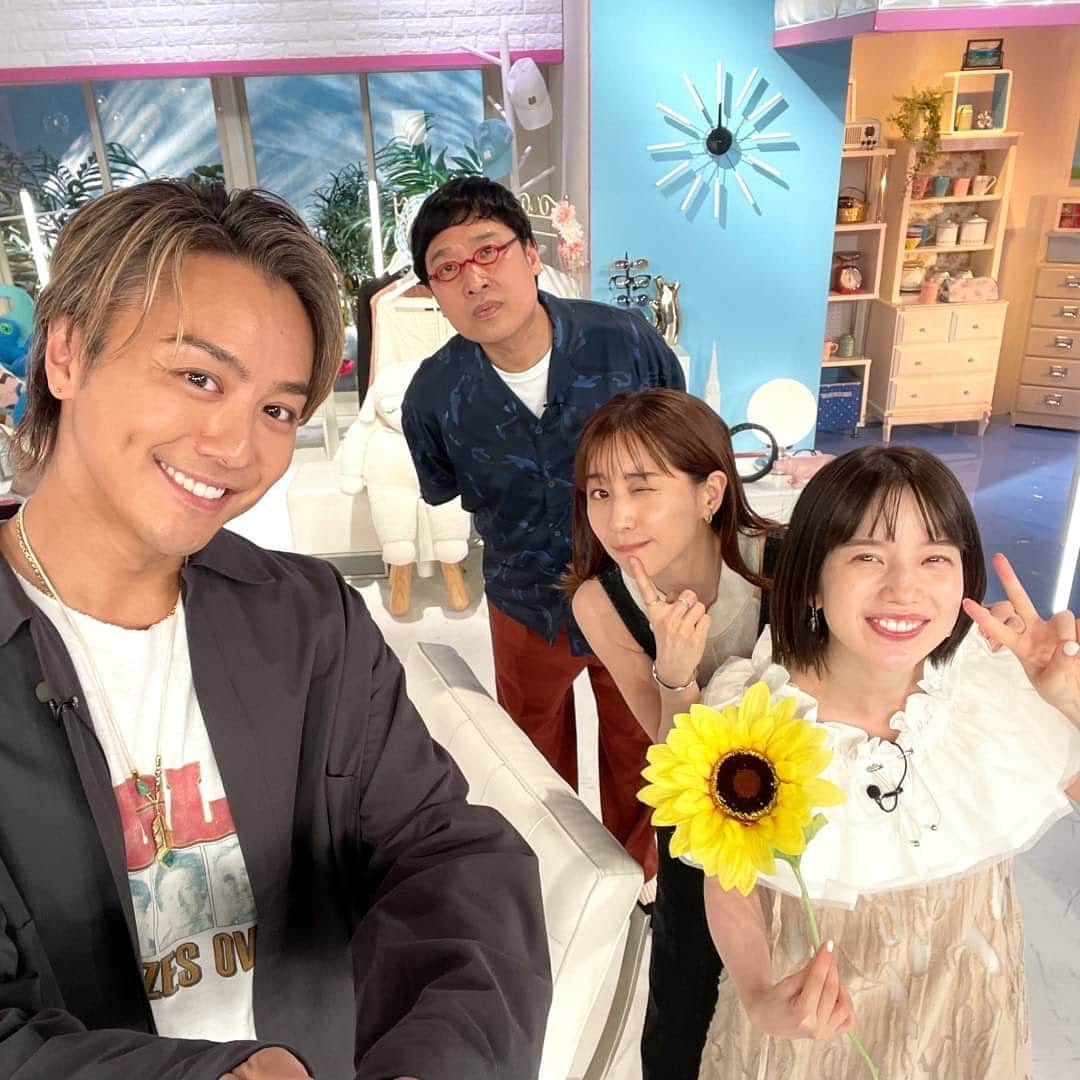 あざとくて何が悪いの？（テレビ朝日公式）さんのインスタグラム写真 - (あざとくて何が悪いの？（テレビ朝日公式）Instagram)「8/27(日)よる11時55分〜 ※一部地域を除く 初登場 ゲスト⭐️ #EXILE #TAKAHIRO #あざと連ドラ 第８弾 「あざとい女の男運」4話を鑑賞!!💭 スタジオトークでは TAKAHIROの普段見れない一面が…!! 放送までお楽しみに🎶 #あざとくて何が悪いの」8月24日 18時02分 - azatoinsta