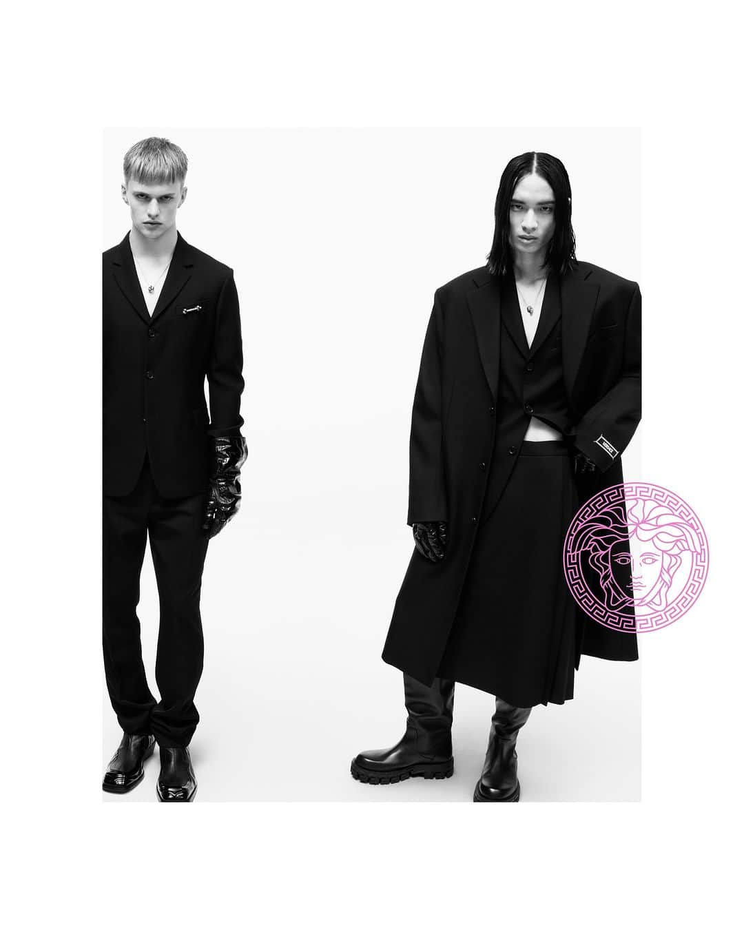 ジャンニヴェルサーチのインスタグラム：「Fall-Winter 2023 Campaign  Mattias wears single-breasted tailored jacket; pants; Solare boots - Donggyu wears coat; single-breasted tailored jacket; skort; Greca Portico boots - Irina wears double-breasted tailored jacket; bustier top; leather skirt; Greca Goddess top handle bag - Diane wears coat; bralette; leather skirt; Greca Goddess top handle bag  Photography by Mert & Marcus  #VersaceFW23 #VersaceGrecaGoddess」