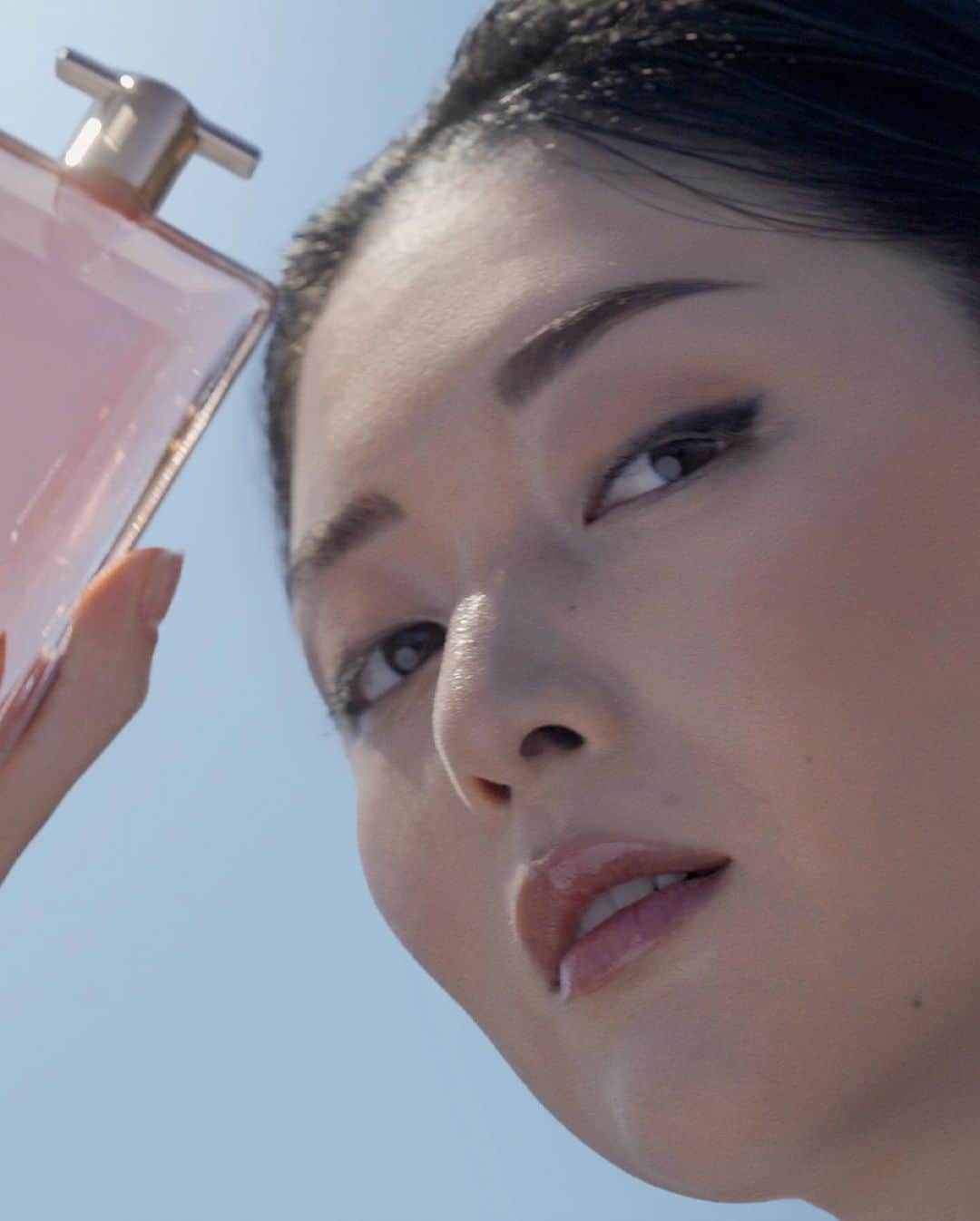 Lancôme Officialさんのインスタグラム写真 - (Lancôme OfficialInstagram)「The women of Lancôme ride the same path with the new Idôle Now. Swipe to discover exclusive behind the scenes shots featuring our fearless Idôles. #Lancome #Idole #JoinTheRide #Fragrance」8月24日 18時04分 - lancomeofficial