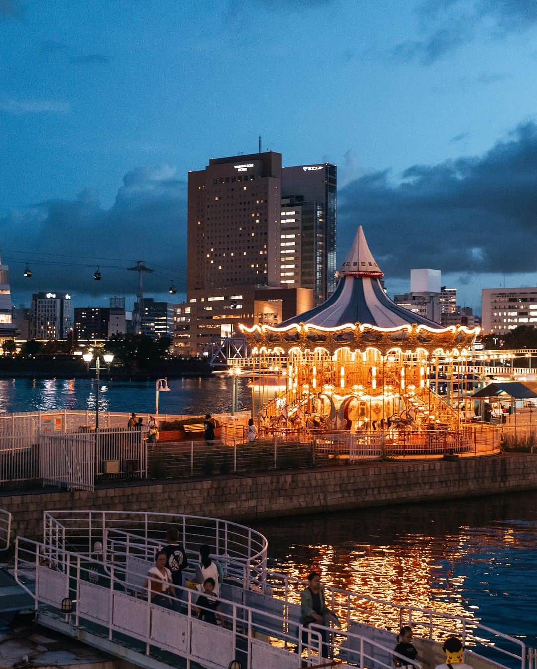 山口功貴さんのインスタグラム写真 - (山口功貴Instagram)「Explored Yokohama from corner to corner and it has so much to offer💁🏻‍♂️ I think a day is not enough! But you can watch my full day and itinerary from my insta mini vlog which I will share tomorrow✨  w/ @kotenko_irina_  courtesy/ @findyouryokohama_japan   #findmyyokohama  #yokohama #minatomirai  #横浜 #横浜市  #みなとみらい  #japan #travel  #photography  #japantravel  #travelphotography  #cityscapes  #portraits」8月24日 18時05分 - kohki