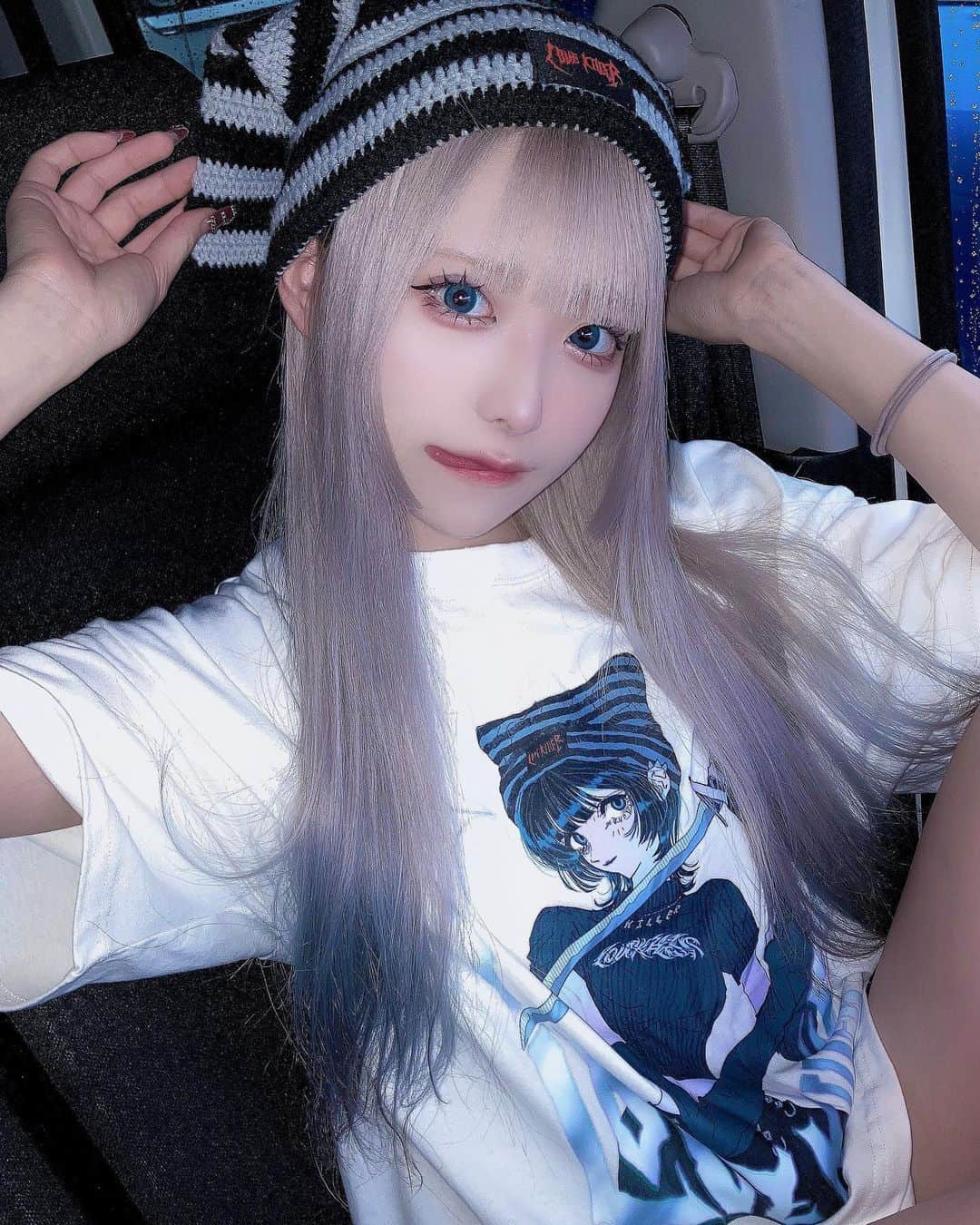 凸守すずのインスタグラム：「服も帽子も同じブランド‼️ うさぎバージョンでてかあい♡ わたちのお友達がやってるブランドです〜是非‪(っ ॑꒳ ॑c)」