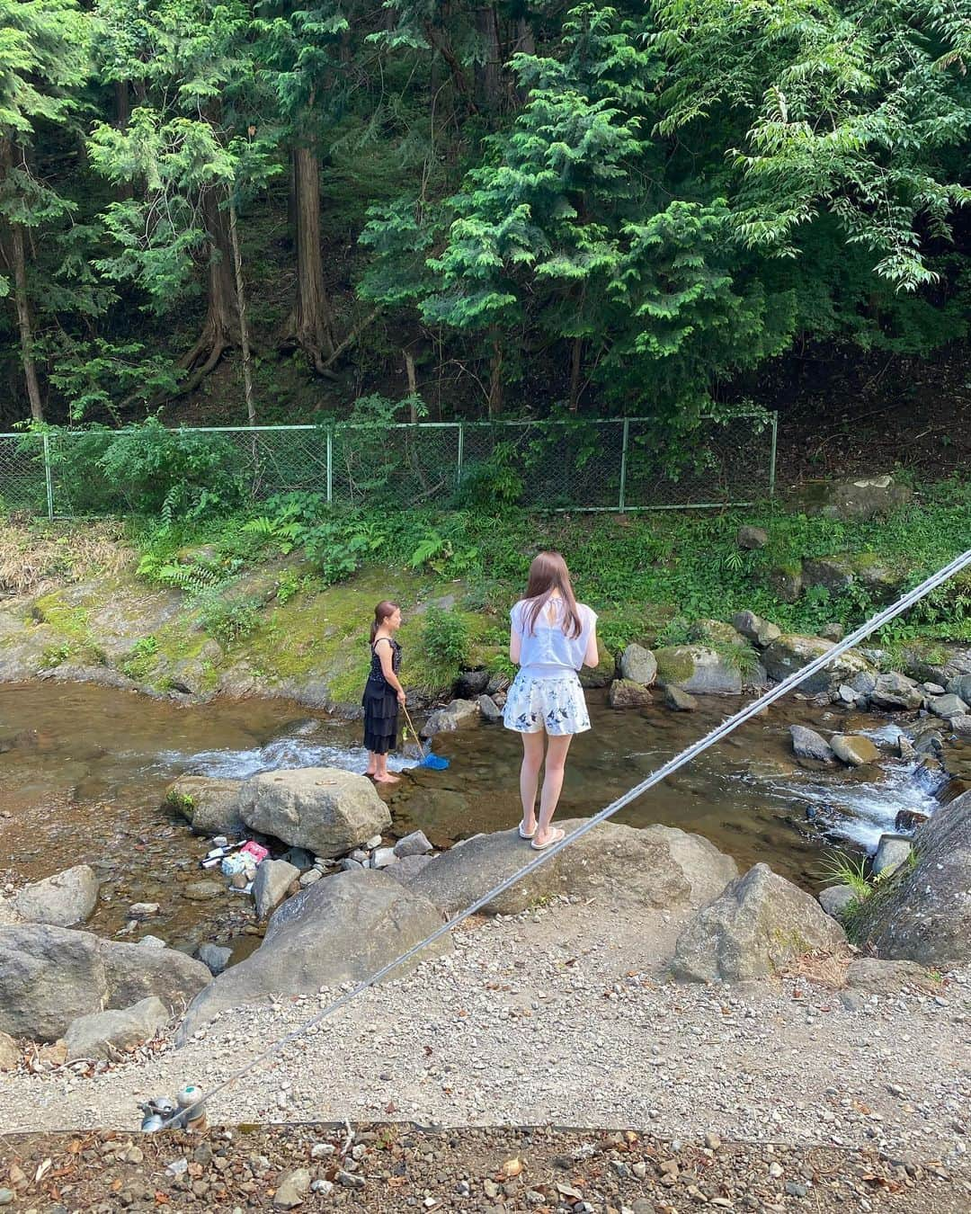 佐倉知里さんのインスタグラム写真 - (佐倉知里Instagram)「あっという間に夏が終わる🌻 お友達と川BBQ♡ マス釣り、放流してもらったのに全然釣れなかったなぁ🥹 マイナスイオンの風を感じながらの 涼しいBBQ最高でした🌱𓂃 𓈒𓏸            #夏の思い出 #みんな手際がよくて #ありがたや #全部美味しかった #平和すぎて楽しかった #落ちたけど」8月24日 18時06分 - chisa_tiara