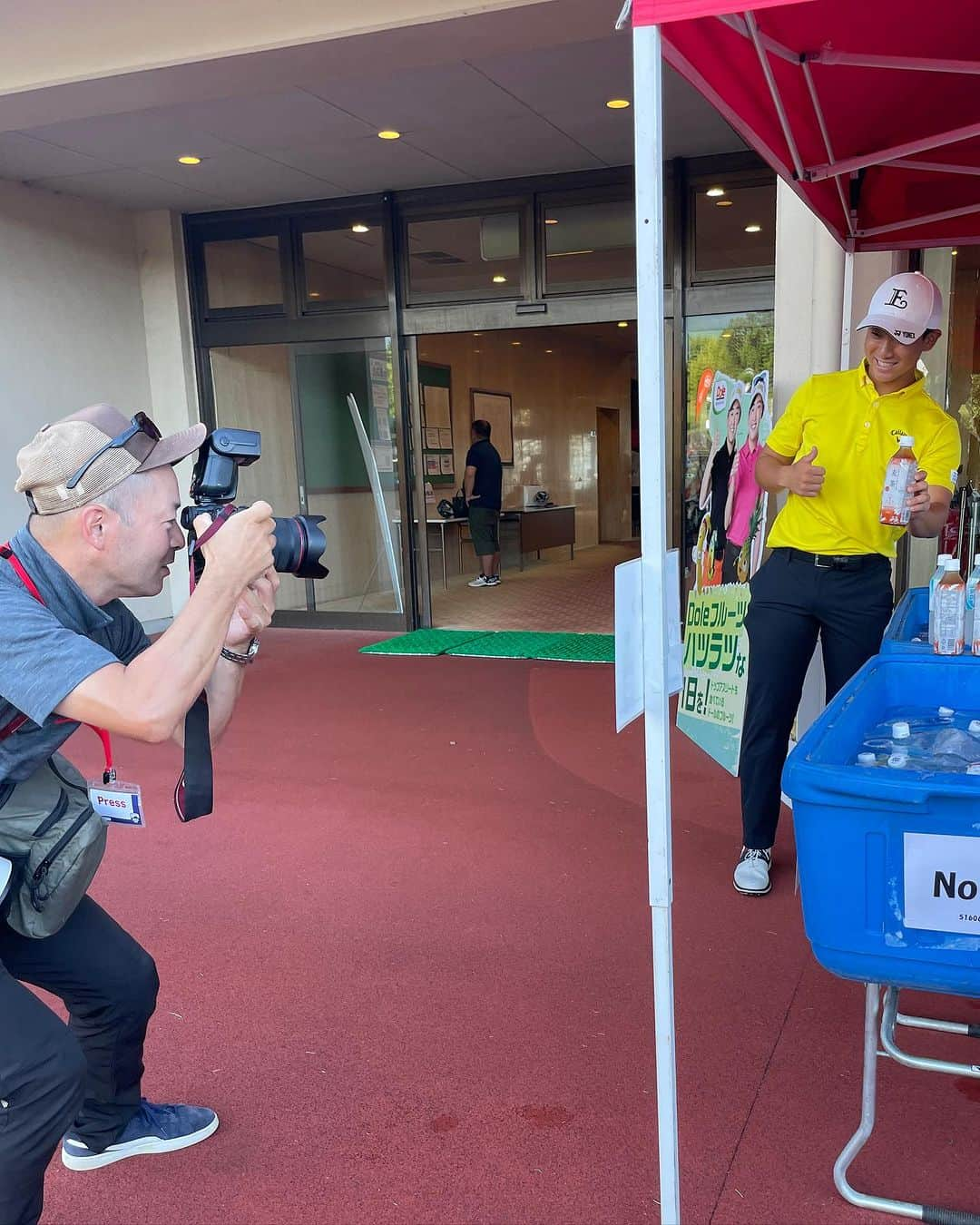 三浦辰施さんのインスタグラム写真 - (三浦辰施Instagram)「ゴルフダイジェストジャパンジュニアカップ　  取材してもらって2人は誌面に登場するかな？  #ゴルフダイジェストジャパンジュニアカップ #ゴルフダイジェスト #エナジックスポーツ高等学院 #ゴルフ部 #たむプロ #プレメンレッスン #ゴルフネットワーク #ゴルフコーチ #ティーチングプロ #PGA #自然体スイング」8月24日 18時23分 - tampro.golf_diet