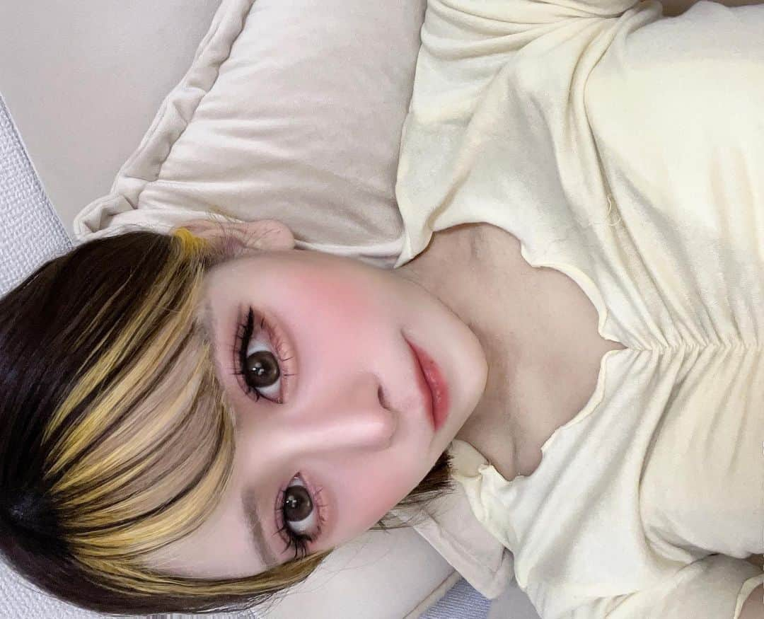 りこぴんさんのインスタグラム写真 - (りこぴんInstagram)「８月ももうすぐ終わり、、😭  今日めっちゃ雷鳴ってた⚡️  ぴかちゅー⚡️  #攝影 #人像攝影 #kawaii #japanesegirl #日本的女孩 #女孩 #撮影モデル #大阪モデル #美女図鑑 #美人 #インナーイエロー #ピカチュウヘア」8月24日 18時30分 - rikopingram_t