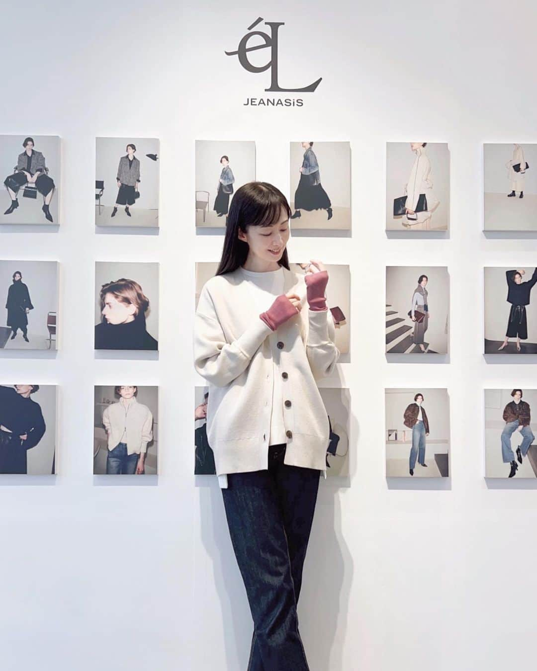 理絵さんのインスタグラム写真 - (理絵Instagram)「『eL 』2023  A/W Exhibition  展示会へ行ってきました🖤  一目惚れのカーディガン🩷アームウォーマーが付いています❕  関節リウマチの私には神のようなカーディガン❕しかも可愛い🤍  早く秋にならないかな〜  thanks🫶🏻 @ponpon_marcy  @naokotani___   #el_jeanasis #展示会 #元宝塚 #宝塚og」8月24日 18時43分 - ____rie____