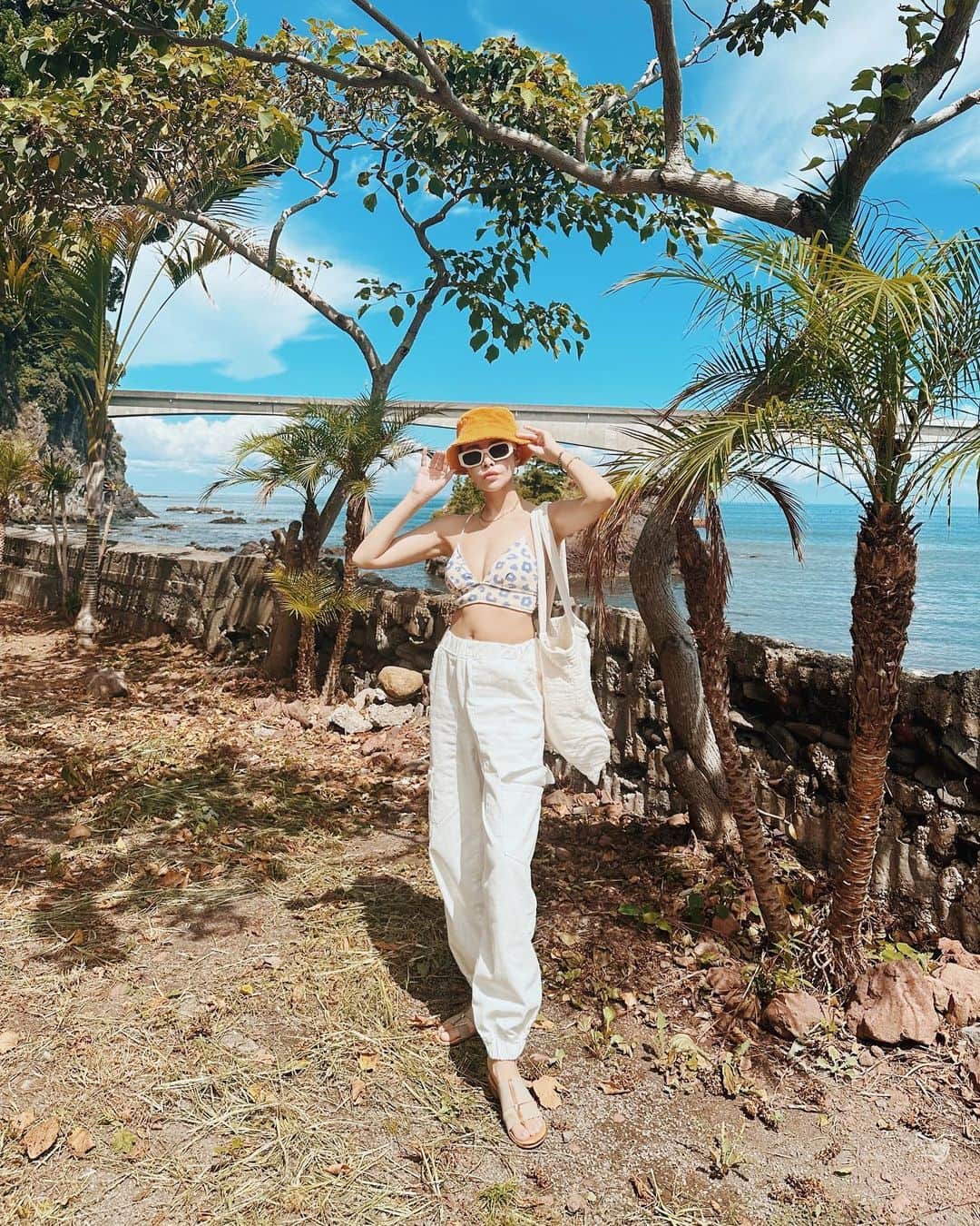 難波サキのインスタグラム：「-𝐬𝐮𝐦𝐦𝐞𝐫🧡💛🧡 @alexiastam_official」