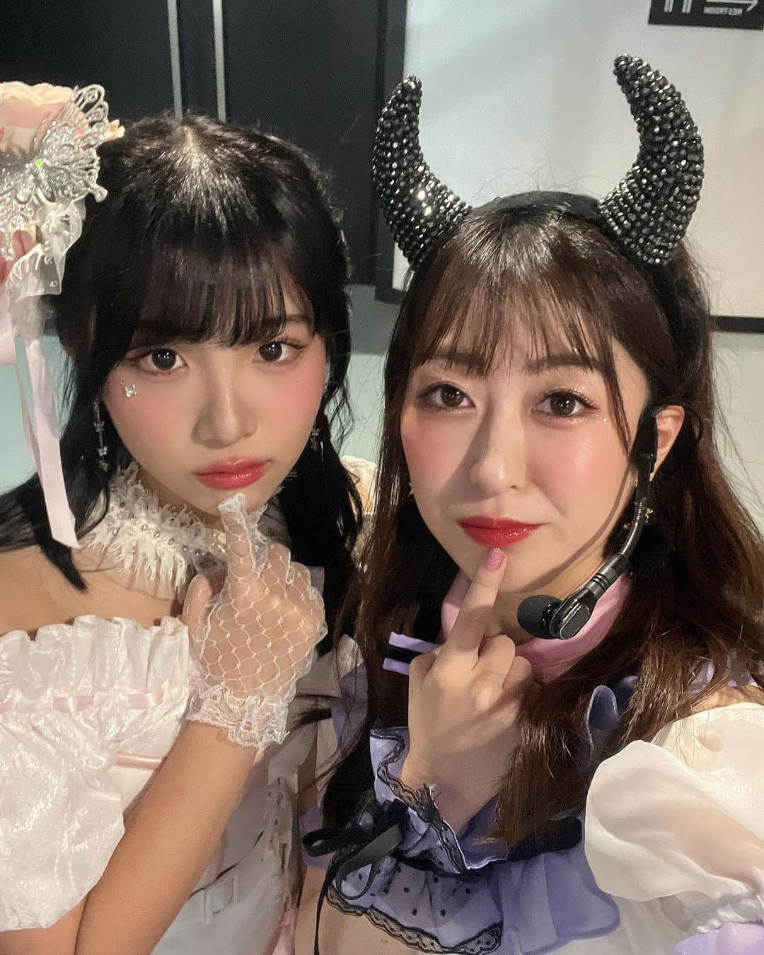 伊豆田莉奈のインスタグラム：「😈💓 Random Picture 💓😈  by BNK48 vs CGM48 The Battle of IDOL'S 💙❤️  อย่าลืมกิจกรรมของ BNK Token ด้วยน้าาาา😈🫶💓  #izurinacgm48 #伊豆田莉奈 #いずりな #bnk48vscgm48_thebattleofidols  #cgm48」