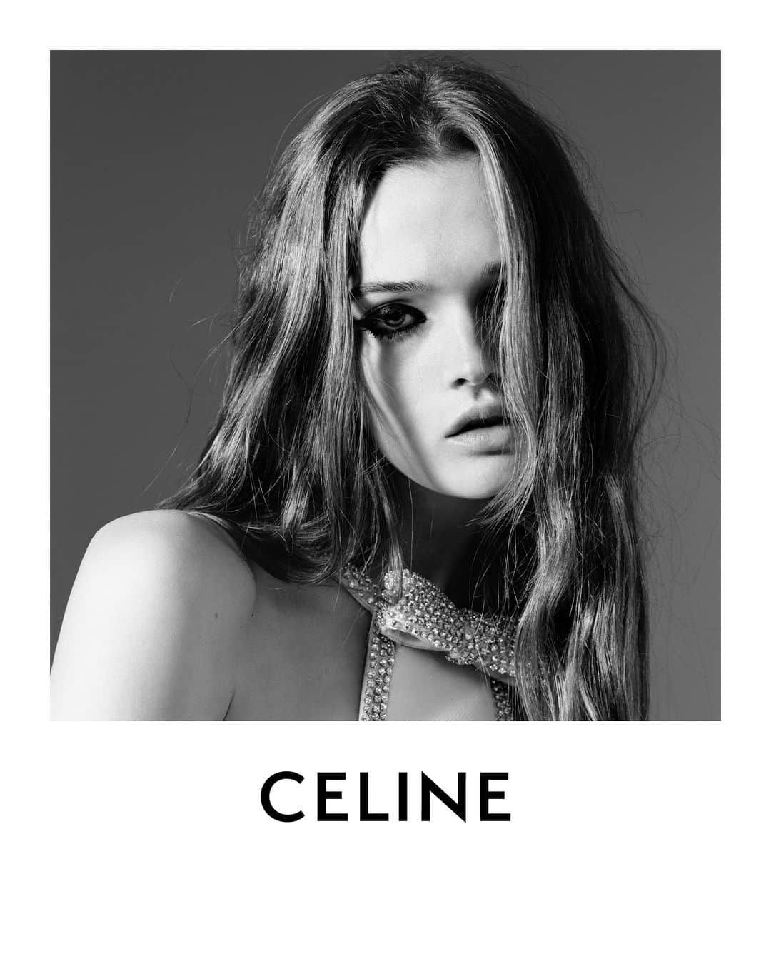 Celineさんのインスタグラム写真 - (CelineInstagram)「CELINE AT THE WILTERN AGE OF INDIENESS  CELINE 17 WOMEN WINTER 23  CELINE EMBROIDERED TOP  COLLECTION AVAILABLE NOW IN STORES AND ON CELINE.COM   LULU @HEDISLIMANE PHOTOGRAPHY LOS ANGELES DECEMBER 2022  #CELINEBYHEDISLIMANE」8月24日 19時00分 - celine