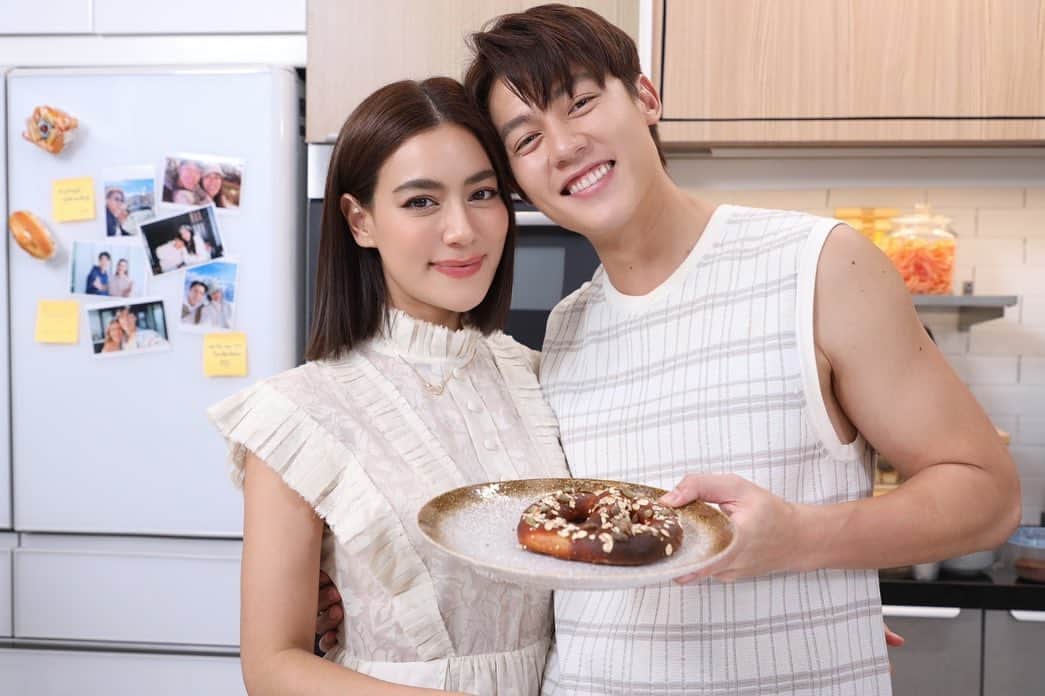 キンバリー・アン・ウォーテマス・ティアムシリのインスタグラム：「Catch us in the new episodes of MarkKim + Chef on HBO and HBO GO tomorrow!! Epนี้เหมือนจะง่ายแต่ไม่ง่ายเลยจ้าาา    #MarkKimAndChef #HBOGO @hboasiath @hboasia」