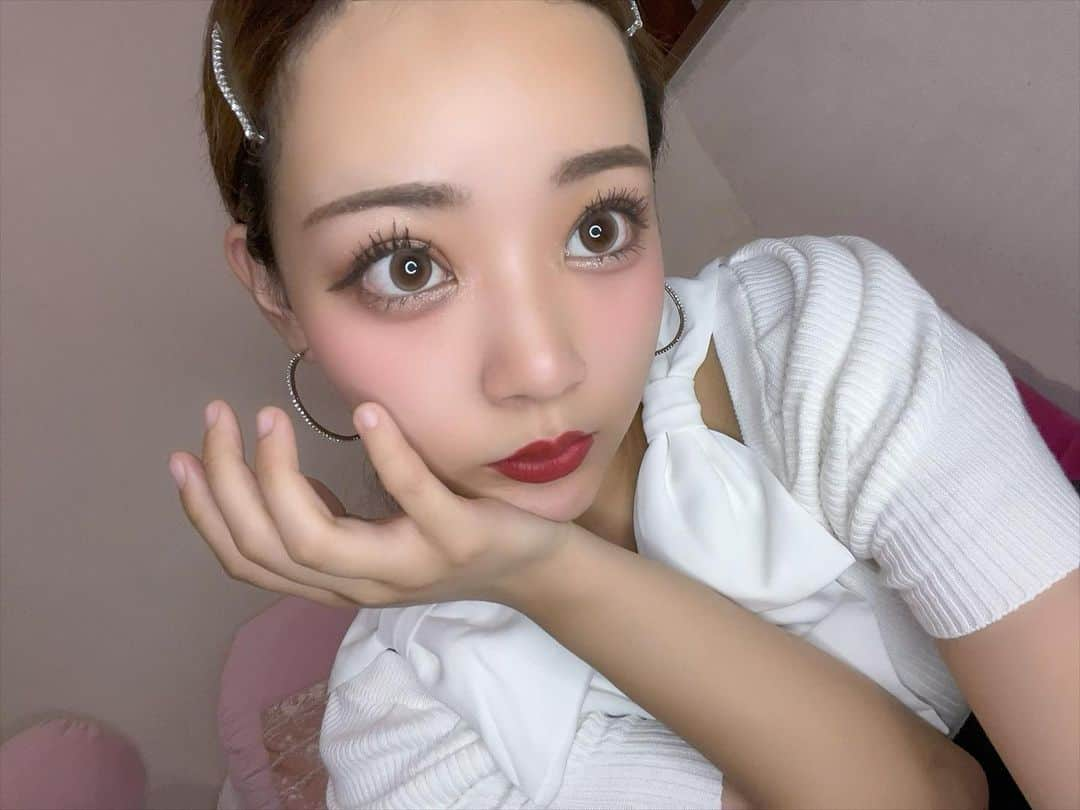 桐原愛歩さんのインスタグラム写真 - (桐原愛歩Instagram)「. 東京中央美容外科大宮西口院(@tcb_omiyanishiguchi)で もみちゃん先生(@tcb_momiyama)に、TCB式1dayクイックアイを施術してもらってから1週間〜👀🤍  もうほとんど腫れもなくメイクもいつも通りできてる♪♪  二重テープする時間なくなったからメイクが超楽になったウレシイ〜😆🎶  #東京中央美容外科 #大宮 #二重 #二重整形#二重埋没 #tcb式1dayクイックアイ #pr」8月24日 18時59分 - ayuayu_1003