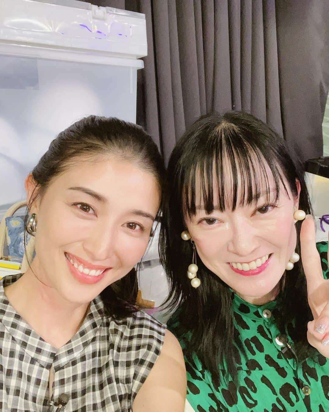 のインスタグラム：「なぎこさん💕💕　@you_ren_nagiko  毎回お会いするのが楽しみです🥰 番組からお誕生日のお花もいただきました(^｡^) #バラだん に出させていただいて10年目なのです👀」