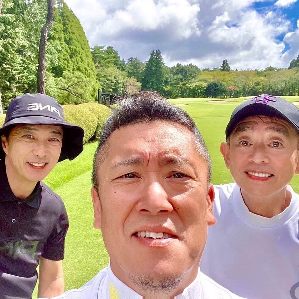 黒田アーサーさんのインスタグラム写真 - (黒田アーサーInstagram)「🅱️の会8月の陣！  今回は長年の友人でゴルフ⛳️は シングルの栗田貫一さんと、 日高屋の青野社長が初参加❗️  人数も毎回ちょっとずつ増えて 🅱️の会がどんどん大きくなる！  TKO木下君、黒田カントリー、 ラグビーの松尾雄治さんも ２回目の参加でした😉  アゼストグループ清水会長、 毎回ありがとうございます🙇‍♀️🙏  #アゼストグループ清水会長  #🅱️の会ゴルフ  #栗田貫一 #TKO木下 #松尾雄治  #長嶺葉子プロ  #新井麻衣プロ  #ピンゴルフジャパン  #ピンアパレルジャパン」8月24日 19時12分 - kuroda_arthur