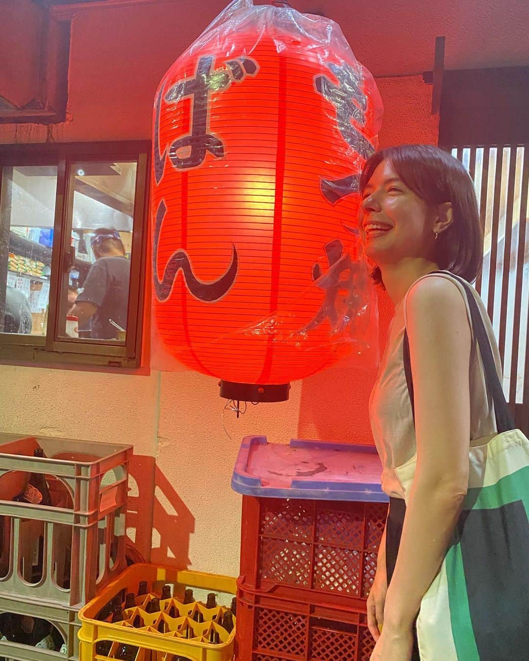 瀬奈ユウリのインスタグラム：「お久しぶりのばん🍋  夏の夜に食べるとんび豆腐も最高だった〜！辛うまい〜！ (上京して初めて赤提灯を知ったお店なのだ🏮) とても、愛、なんだよな〜〜🫰💯💯  メンタルヘルス爆上がりしました👼✨ わ〜い！がんばるぞ〜！  #ばん #赤提灯 #メンタルヘルス」