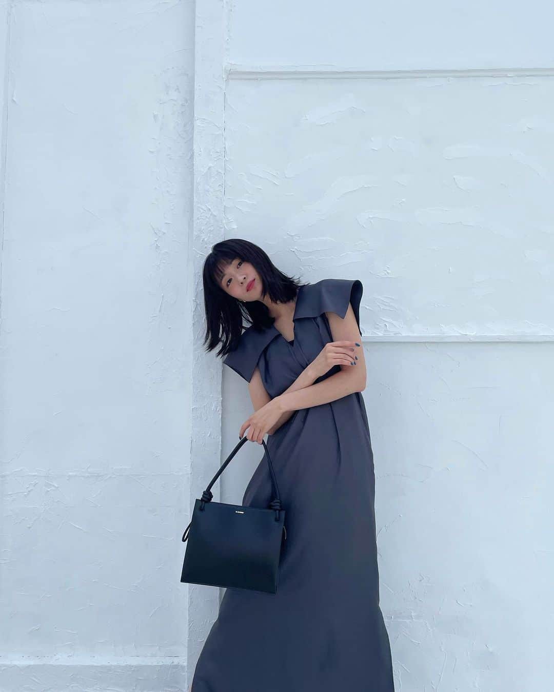 岡崎紗絵のインスタグラム：「ワンピースッテサイキョウダネ🌞  #最近の私服 #楽で可愛いワンピースありがとう」