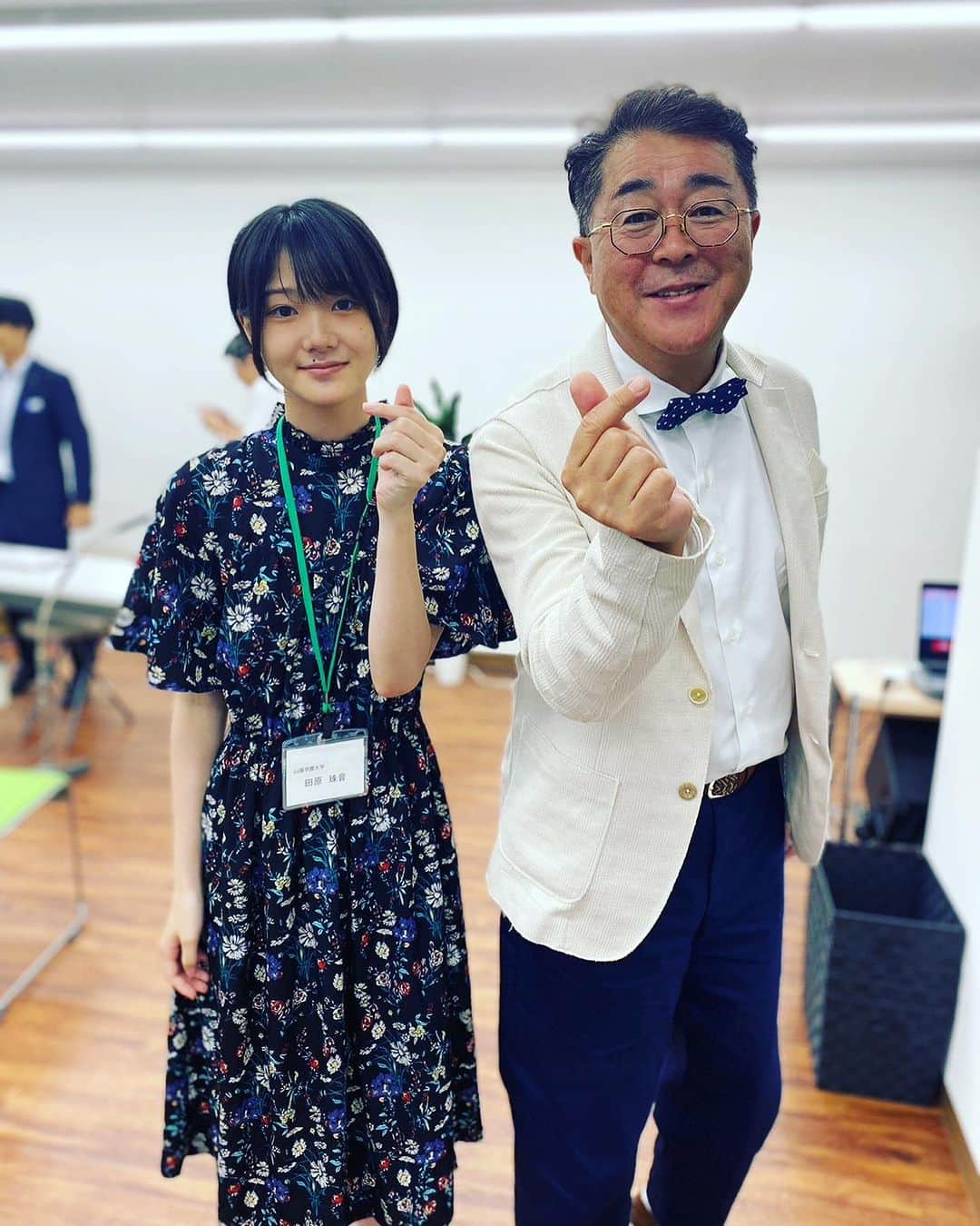 多賀公人さんのインスタグラム写真 - (多賀公人Instagram)「今日もたくさんの就活生に参加して頂きました。本日のアシスタントは就活TV学生カフェメンバーの大学１年の田原珠音さん。しっかりサポートしてくれました。明日は海外からの中継もあります。ぜひご参加下さい！  #就活　#採用　#岡山県　#就活TV #表町カレッジ　#企業研究　#就活TV学生カフェ　#多賀公人　#アナウンサー　#WEB  #交流会　#岡山のオールスター企業」8月24日 19時15分 - kimito_taga