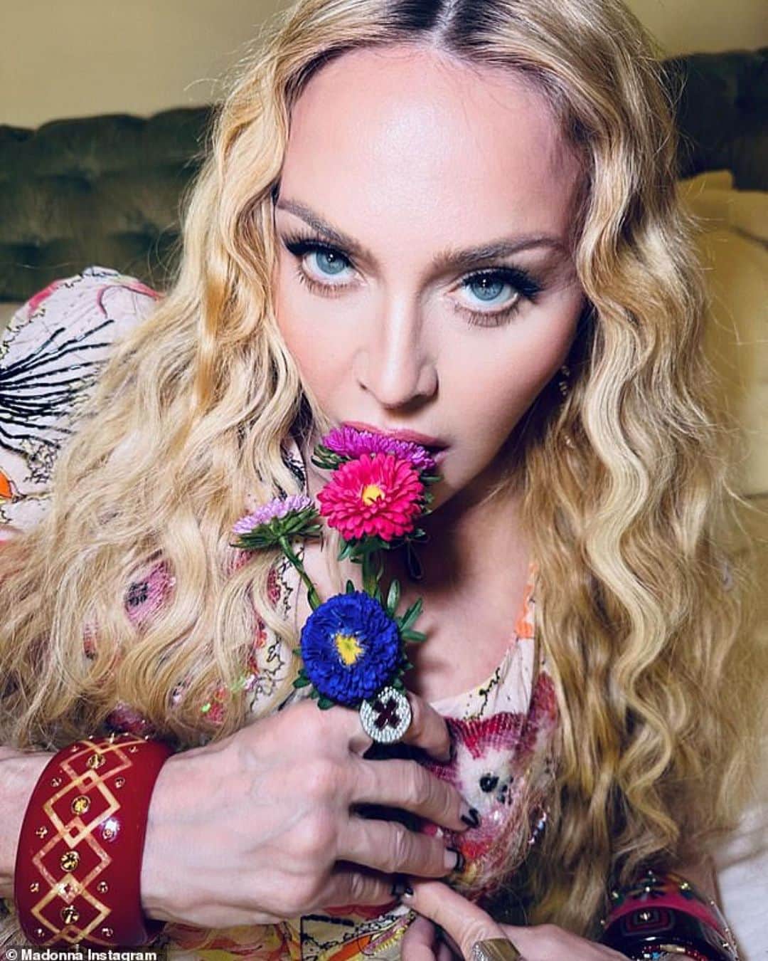 Mei Kawajiriのインスタグラム：「2023,Leo month. My first time did nails 💅 for M @madonna ❤️」