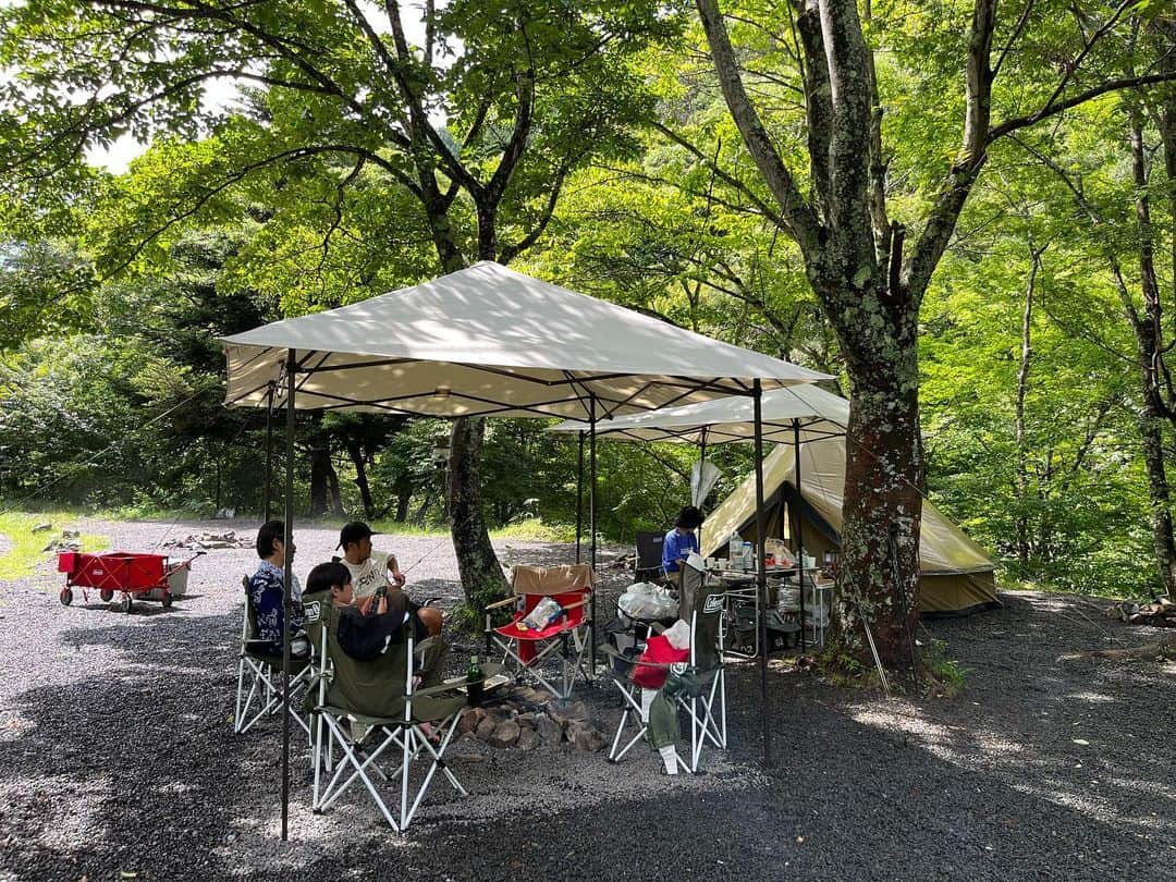 木庭弥生さんのインスタグラム写真 - (木庭弥生Instagram)「仲良し家族と久しぶりのキャンプ🏕️  子ども達がみんな楽しそうで嬉しい時間でした🥰  夜は一面の星空に感激🌌 道志川は綺麗で気持ちが良くて最高の2日間だったな☺️  2023.08.22〜23  #水源の森  #水源の森キャンプランド  #道志村  #夏休み」8月24日 19時19分 - yayoikoba