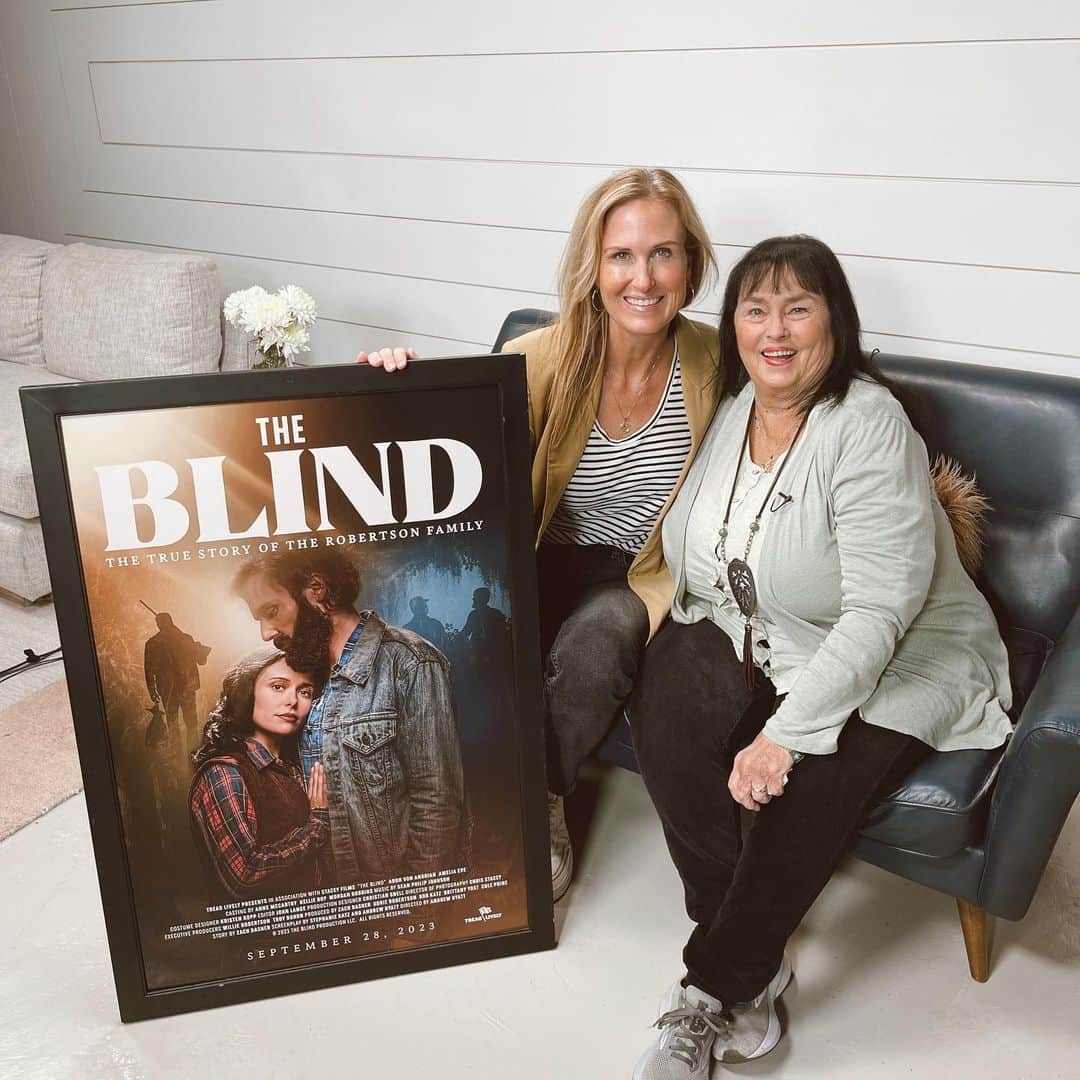 コリー・ロバートソンのインスタグラム：「Began interviews this week about @theblindmovie and it’s the greatest treat to get to sit with @officialmisskayrobertson and tell the family story! She’s taught me, and literally thousands of others, the power of faith and forgiveness through the beautiful way she has lived her life and kept her family together. Cannot wait for you all to see the movie!! In theaters Sept 28th 🤩 theblindmovie.com」
