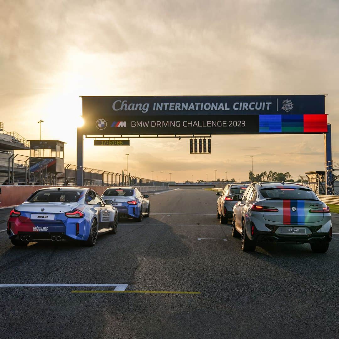 のインスタグラム：「จบไปแล้วกับความมันส์ของ BMW Driving Challenge 2023 งานครั้งนี้ ครบทุกรสชาติความสนุก พร้อมรอยยิ้มของลูกค้าทุกท่านที่ได้มาร่วมสัมผัส แล้วพบกันใหม่!  #BMW #BMWTH #JOYisBMW #สุนทรียภาพแห่งการขับขี่ #BMWDrivingChallenge2023」