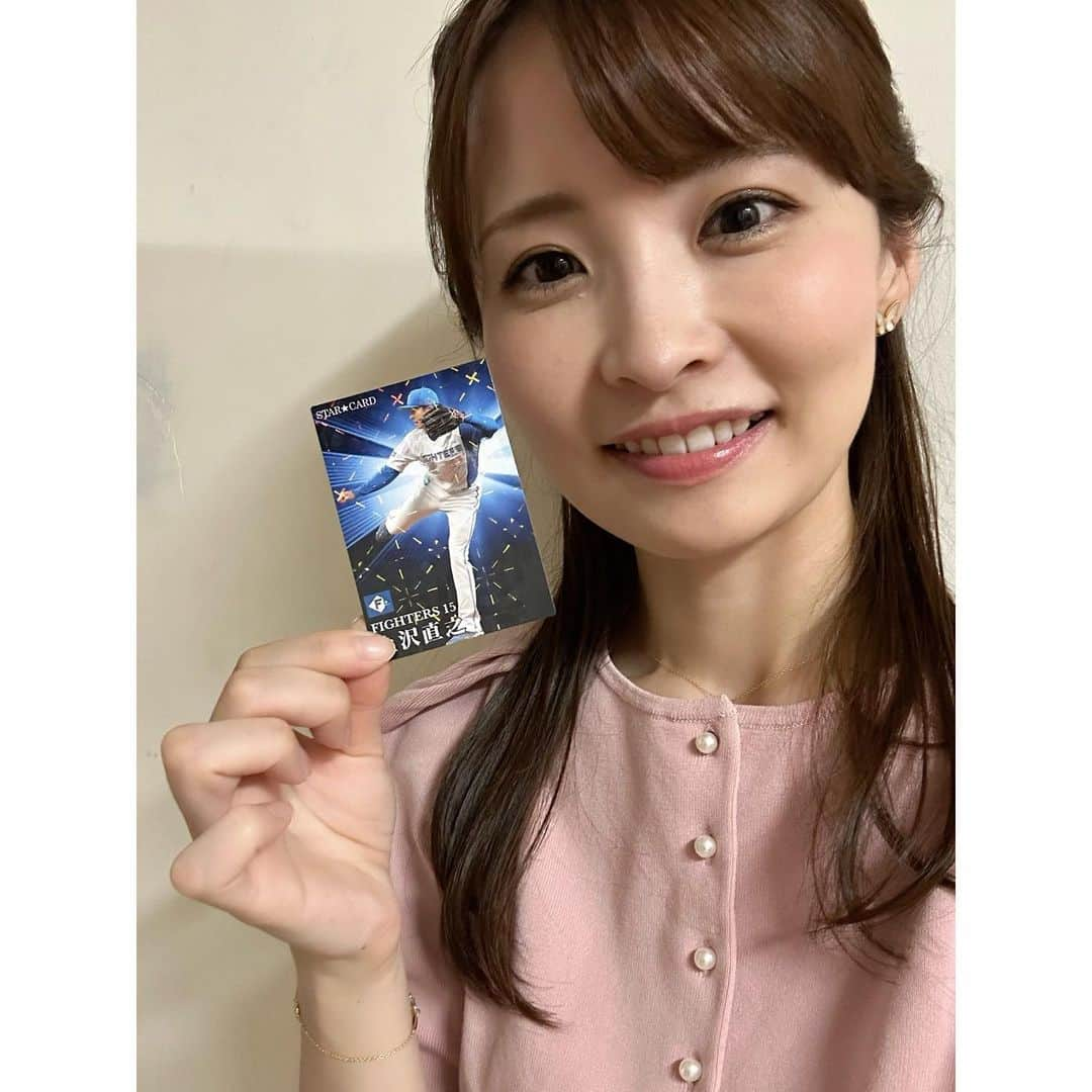 田中美都（気象予報士）さんのインスタグラム写真 - (田中美都（気象予報士）Instagram)「𖤣𖥧𖥣𖡡𖥧𖤣 上沢選手のスターカードをゲットしました🌟 キラキラでかわいいー🙌  上沢選手はあした先発ですね⚾️ あしたからのカード3タテして、 5位浮上しましょう🎈  #気象予報士 #気象キャスター #天気予報」8月24日 19時39分 - tanaka_mito_