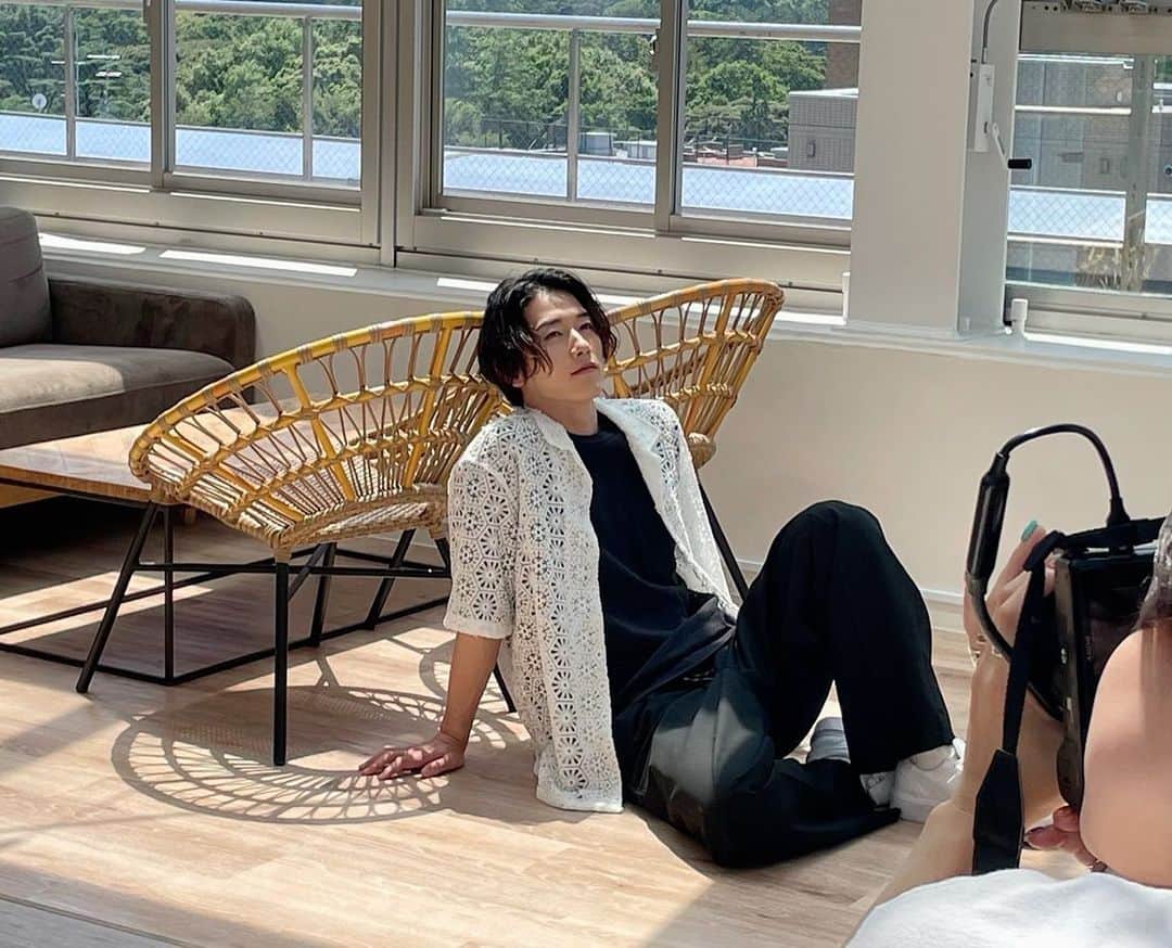 北村健人のインスタグラム：「8/31発売　雑誌『blue THE Stage』 色々なお話をさせていただきました。是非チェックしてみて下さい！」