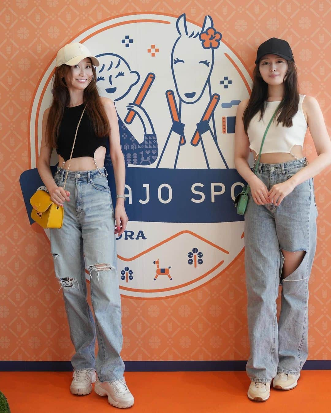 リンのインスタグラム：「【北九州記念】行って来ました👩‍❤️‍👩  生で見る馬たちはやっぱりカッコよかった🐎  Went to see horse racing in Kokura Racetrack 🐎  Horses were really so cool .   去了 【北九州纪念】  现场看到的马真的很酷🐎」