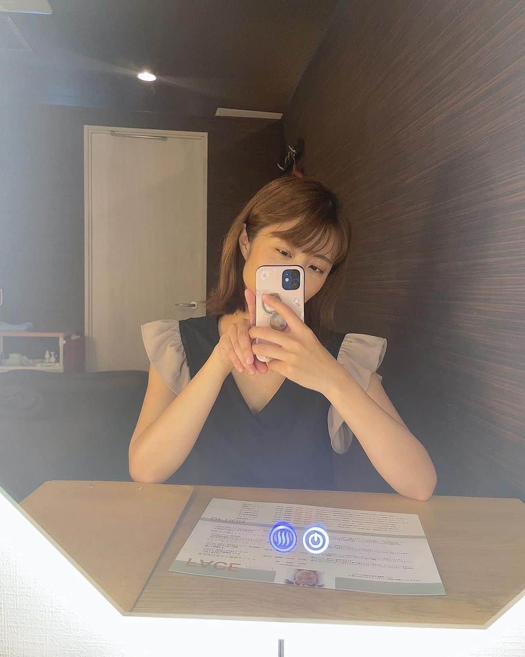 古川真奈美のインスタグラム：「. . 翠 SUI SPAさん @sui_spa  にひっさしぶりにいってきました☺️ 小顔矯正コルギをしてきました🙋🏻‍♀️ ⁡ いつもはボディばっかり気にしてて(特に凝り) 顔をやってもらったの、本当久しぶり🙄 ⁡ 顔って普段ゴリゴリにマッサージしないから、 人に触られてそこで自分の顔の凝りに気付くんだよな、、、笑 なんか顔も詰まりまくってたwww ここは、口内からのアプローチもやってくれるの！←珍しい 口内の凝りも凄い凄い、、、笑 ⁡ デコルテ、首、肩周りまでやってくれて、顔スッキリ😍 ⁡ 痛気持ちくてスッキリ感が出て最高でした🤩👏 ⁡ 改めて思ったけど、コルギ好きだわ〜❤️ ⁡ ⁡ PR #小顔矯正 #ヘッドスパ #コルギ #美容に全力を尽くすアラフォー  #スイスパ #表参道エステ #花嫁美容 #プレ花嫁 #ブライダルエステ #ブライダルダイエット #instalike #instamood  #ootd #东京 #扎心了 #ow #맞팔 #instapic  #팔로우미 #instaphoto #instagravure #girl #glam #followme #japanesegirl #selfies #gravure  #lookgoodfeelgood」