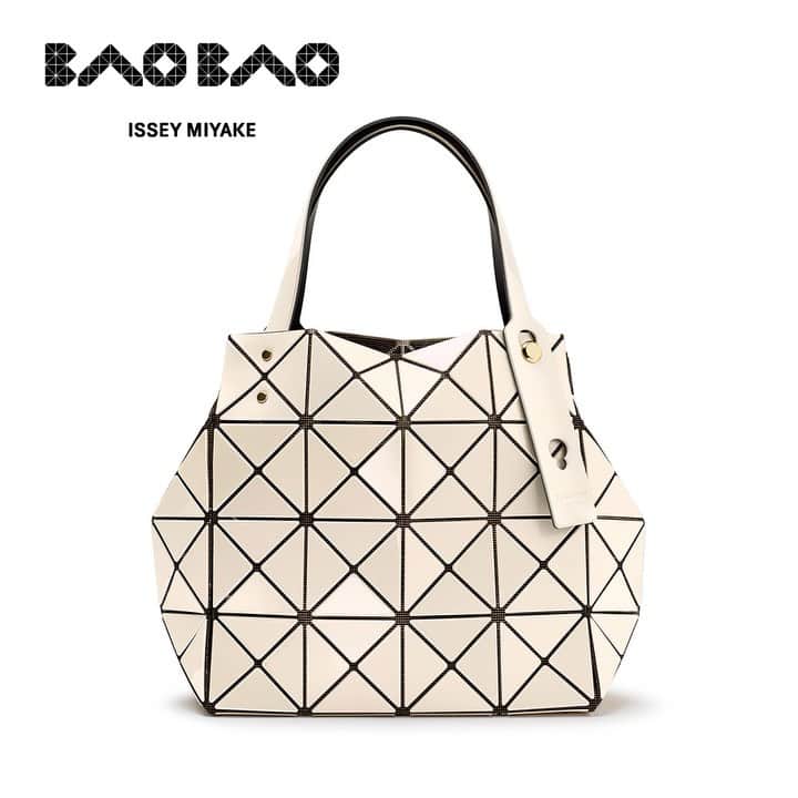 BAO BAO ISSEY MIYAKE Official Instagram accountのインスタグラム：「“CARAT”  Release Month: September, 2023 *The release month might be different in each country.  #baobaoisseymiyake  #baobao  #isseymiyake  #baobaoisseymiyakeaw23」