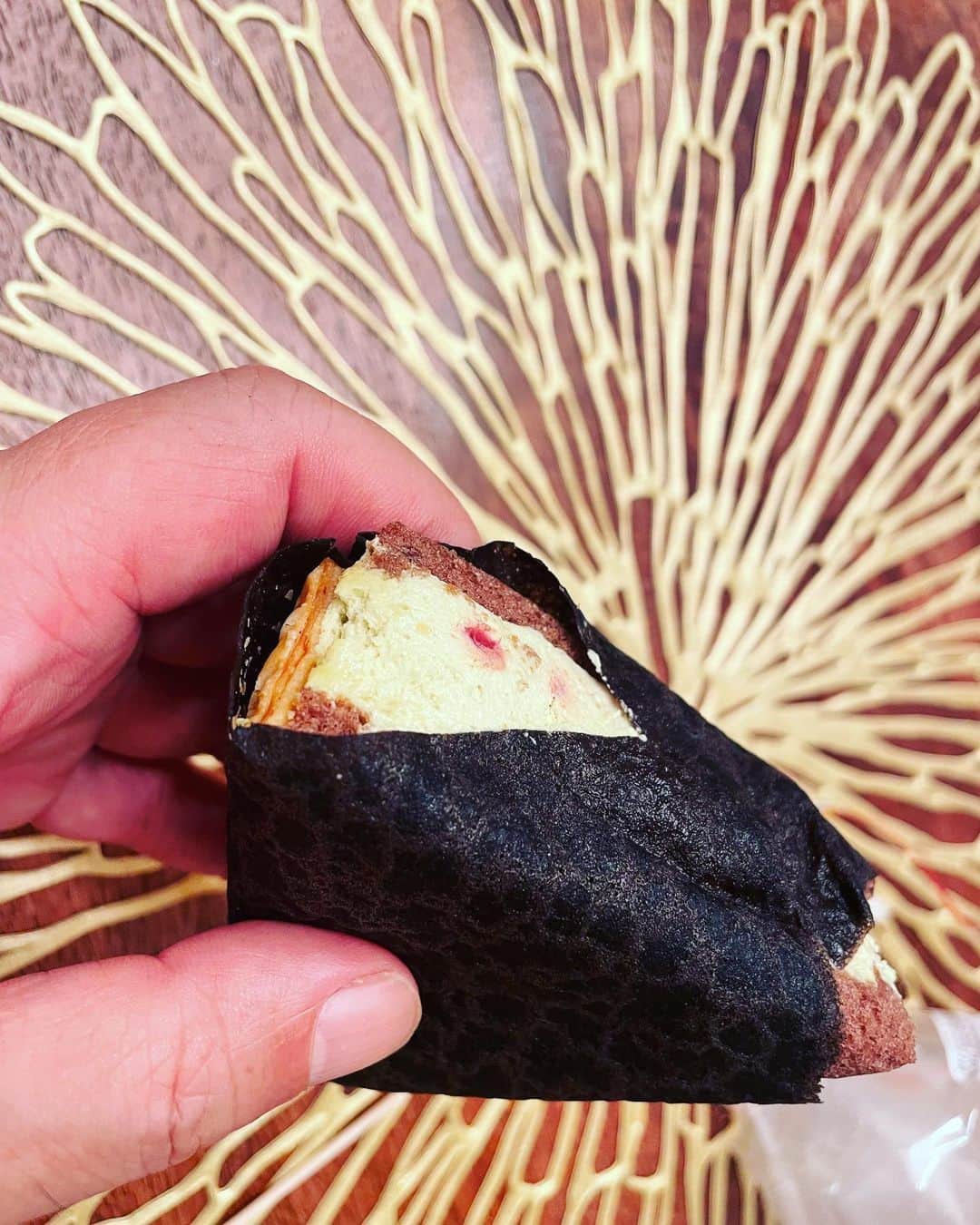 宮田麺児さんのインスタグラム写真 - (宮田麺児Instagram)「おむすびケーキ  #おむすびケーキ  #おにぎりケーキ #デザート#ケーキ」8月24日 20時03分 - miyatamenji