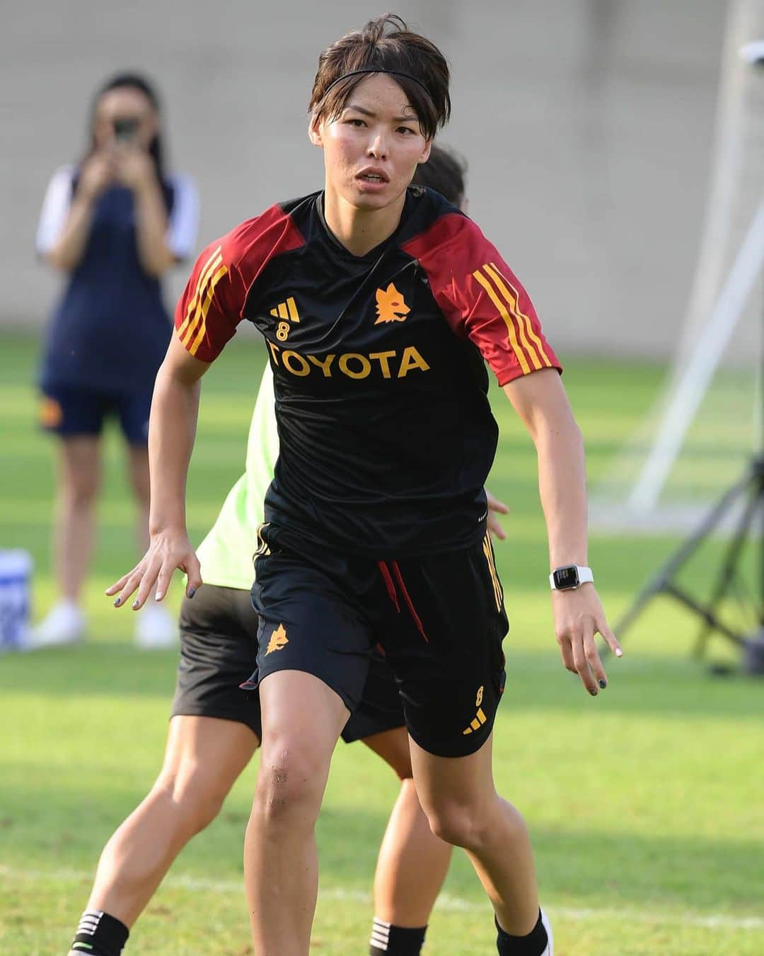 熊谷紗希さんのインスタグラム写真 - (熊谷紗希Instagram)「Start a new adventure with @asromawomen 🇮🇹❤️ チームに合流しました⚽️🔥 早くチームの力になれるようにしっかりやるべきことに集中し続けます🫡 覚えることが多すぎて軽くパニックですが🤣、そんな状況もしっかり楽しみたいと思います😁👍🏻 #まずはみんなの名前を覚えることから #同じ名前多すぎw  #背番号は8 #みんな早く見慣れてね #感謝」8月25日 6時27分 - kumagai1017