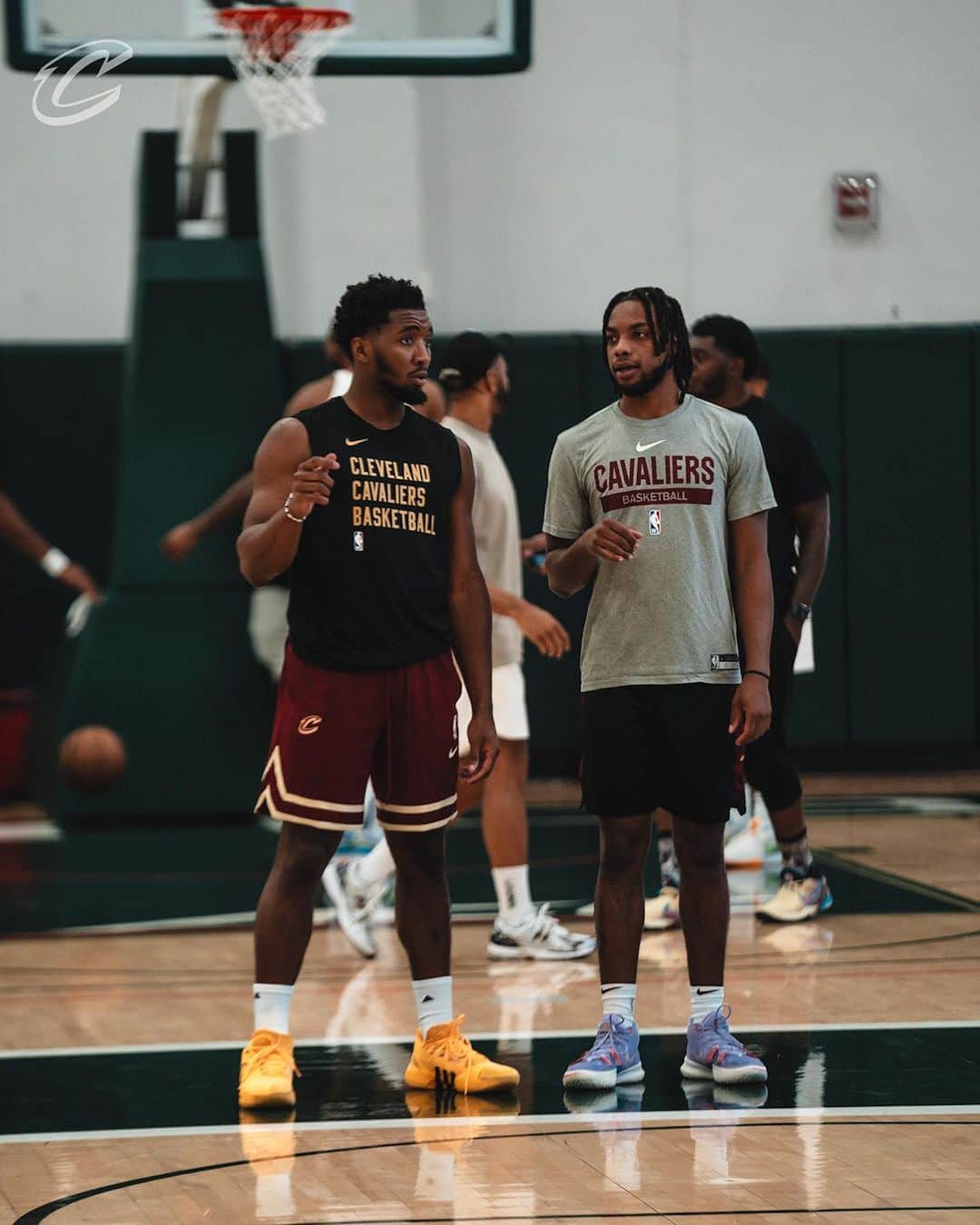 キャブスのインスタグラム：「Summertime Hoopin’. ☀️ #LetEmKnow」