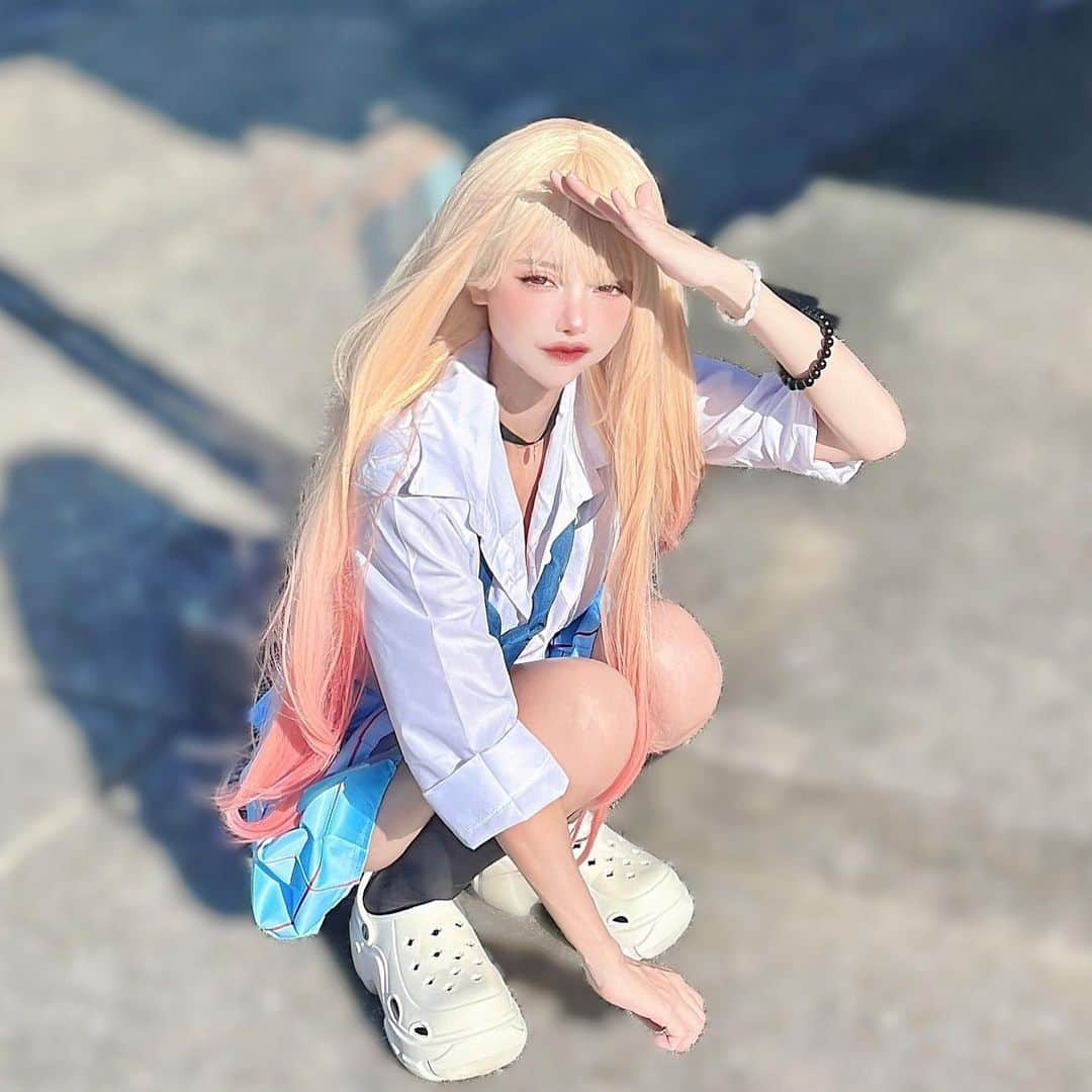 Seinaのインスタグラム：「まぶし〜！！！！ . . . #着せ恋 #コスプレ #コスプレ女子 #アニメ #アニメコスプレ #japanesegirl #anime #animelove #animegirl #cosplay」